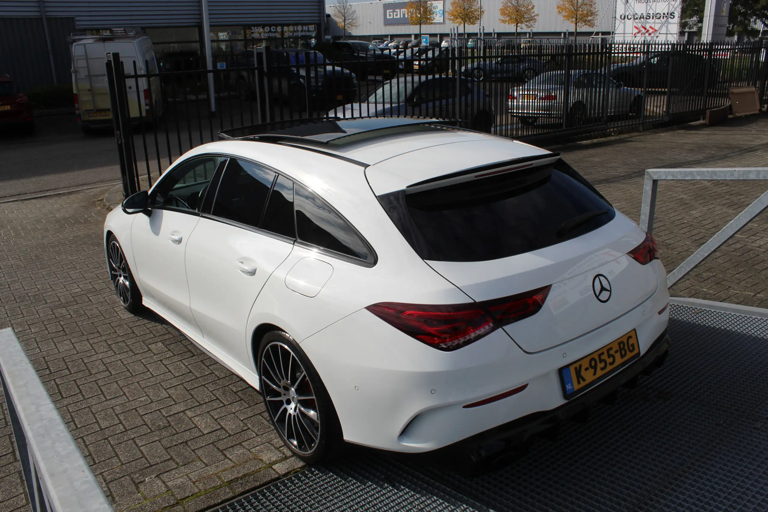 Mercedes-Benz - CLA 35 AMG