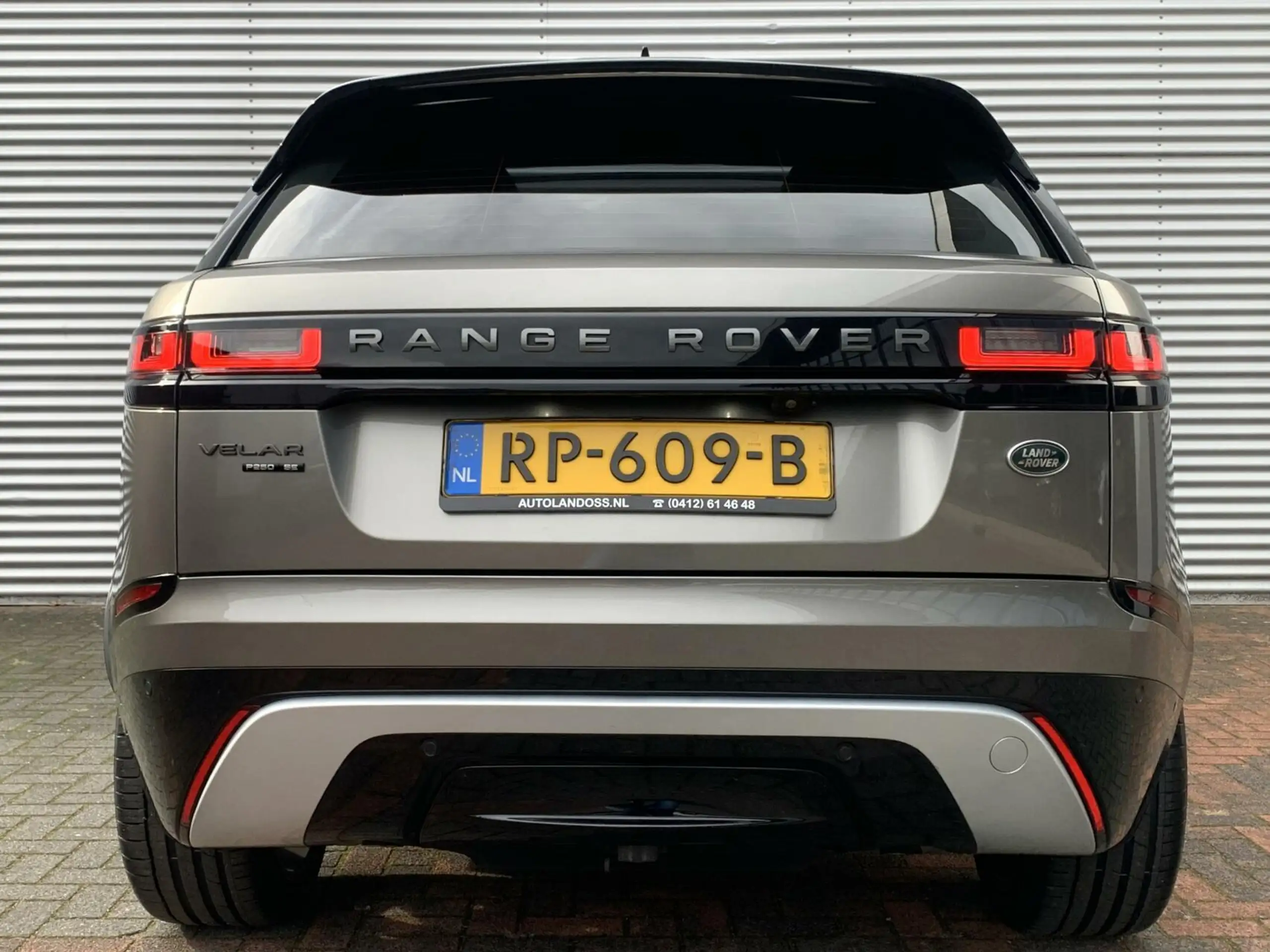 Land Rover - Range Rover Velar