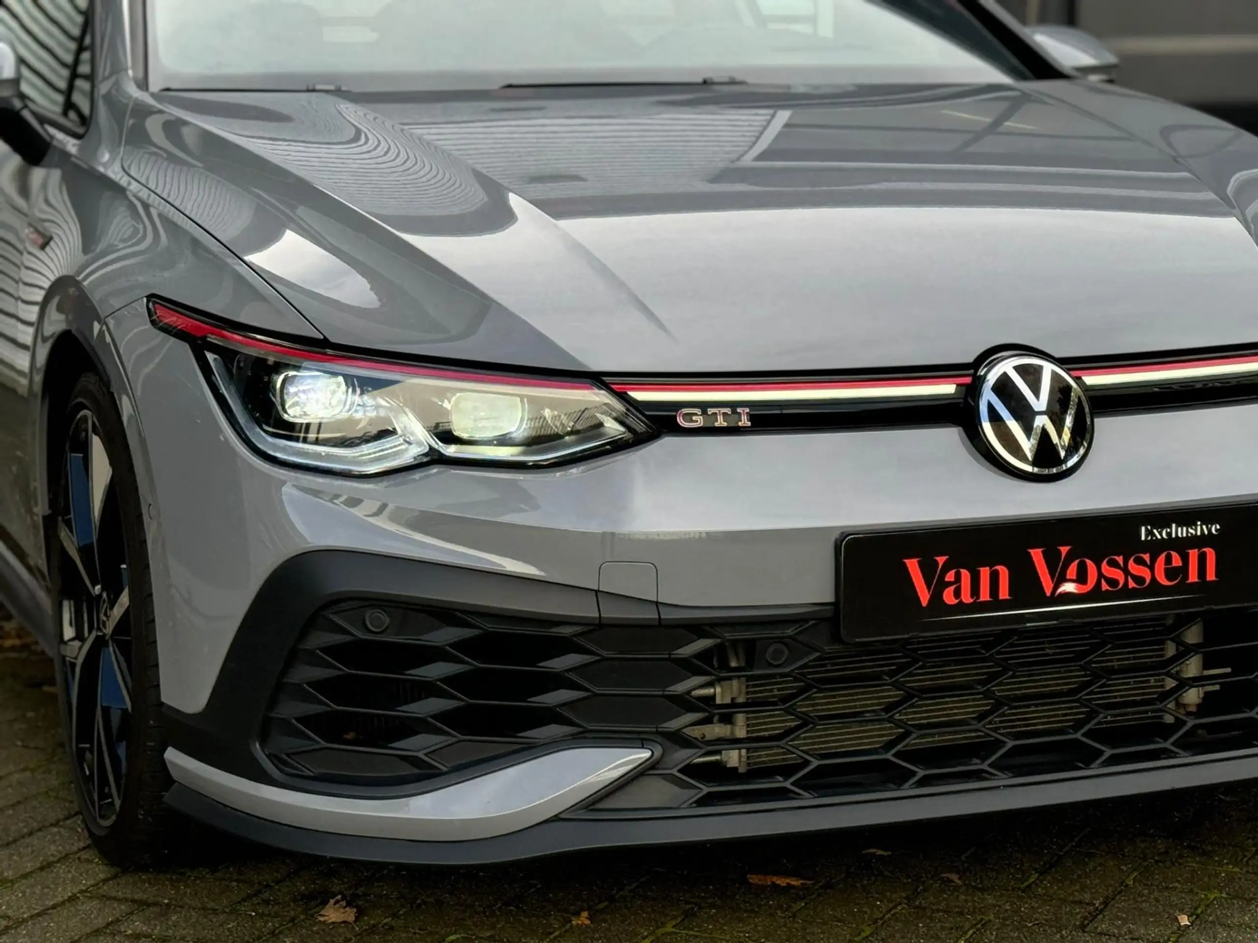 Volkswagen - Golf GTI