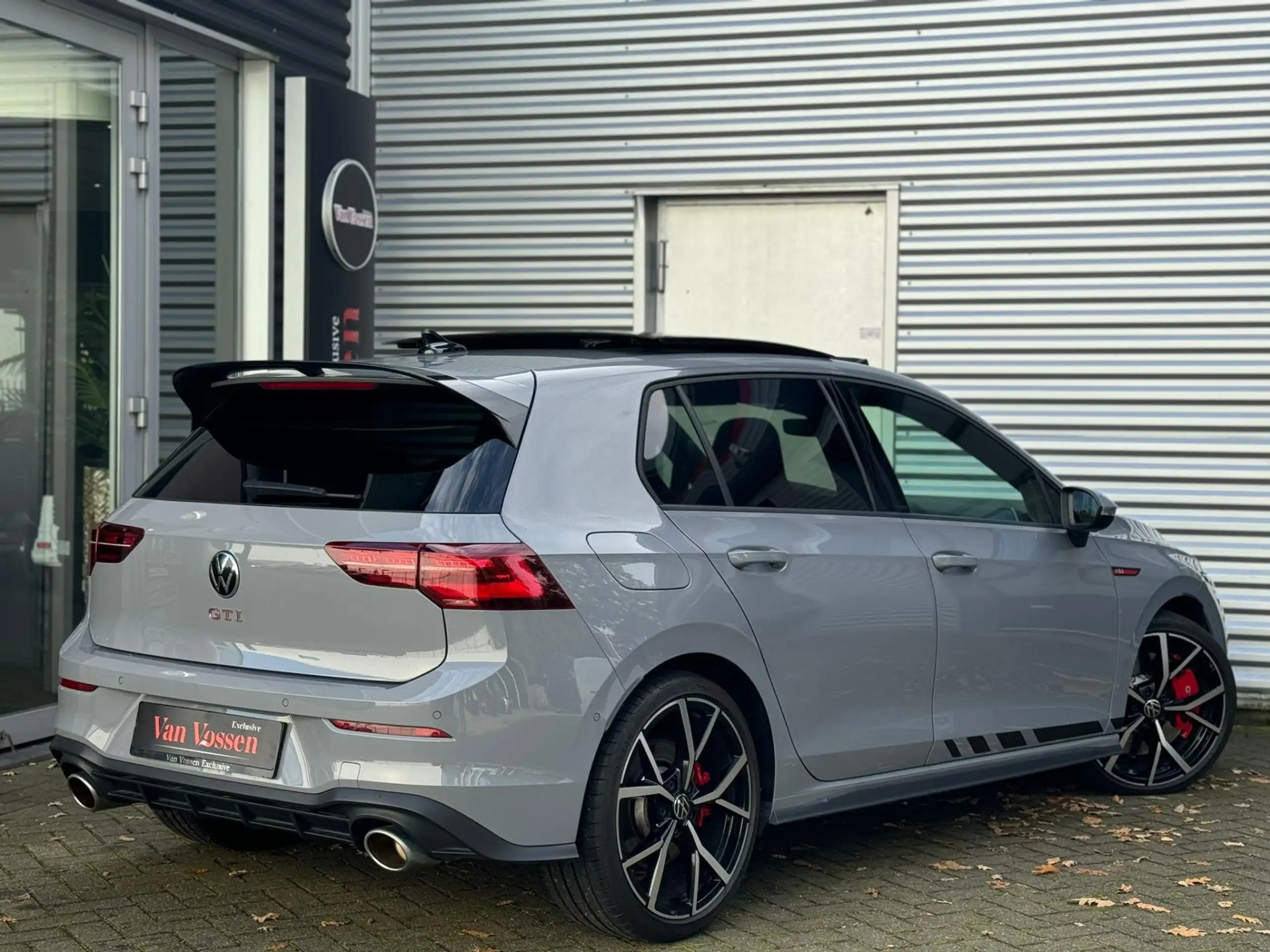 Volkswagen - Golf GTI