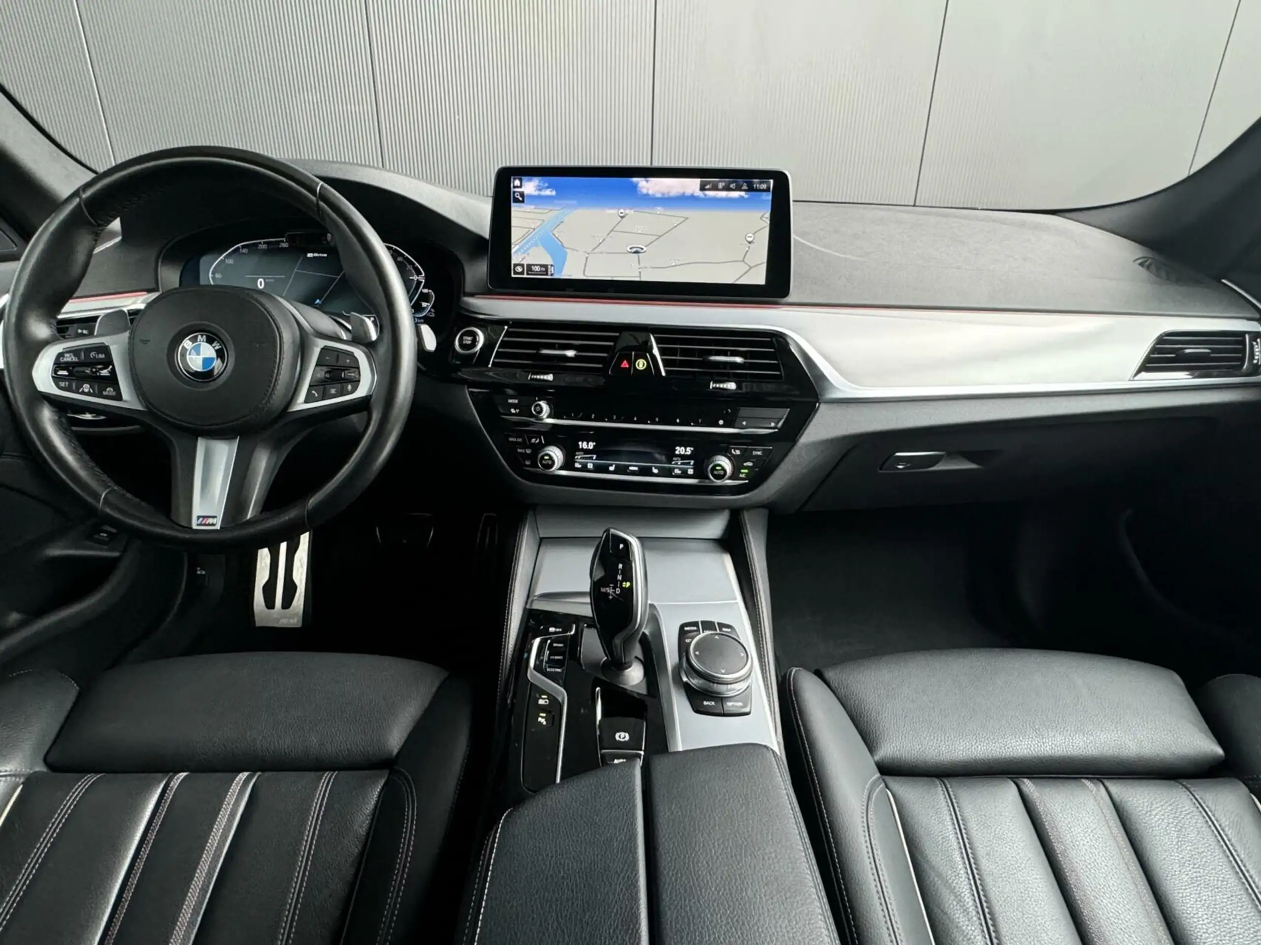 BMW - 530