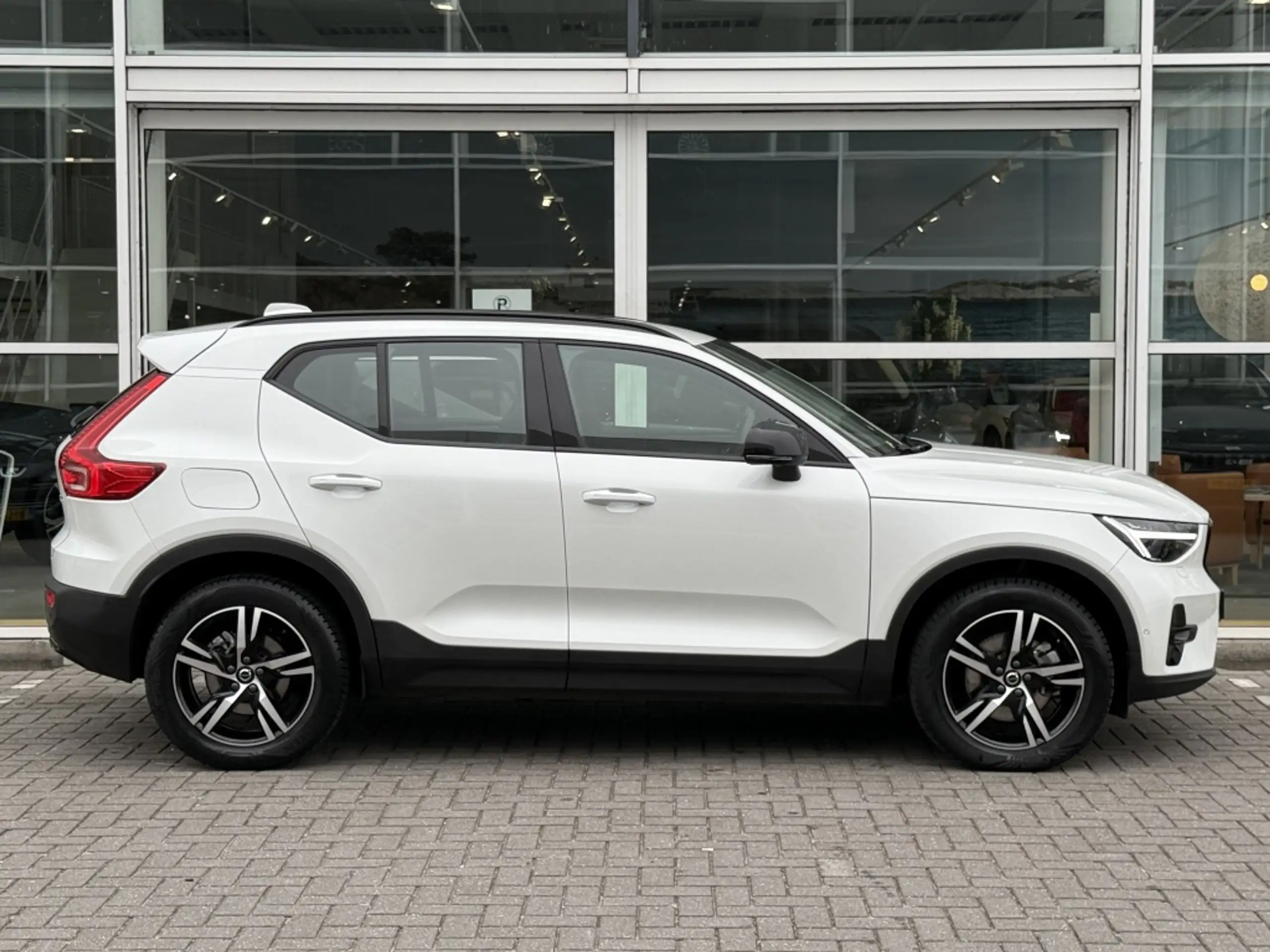 Volvo - XC40