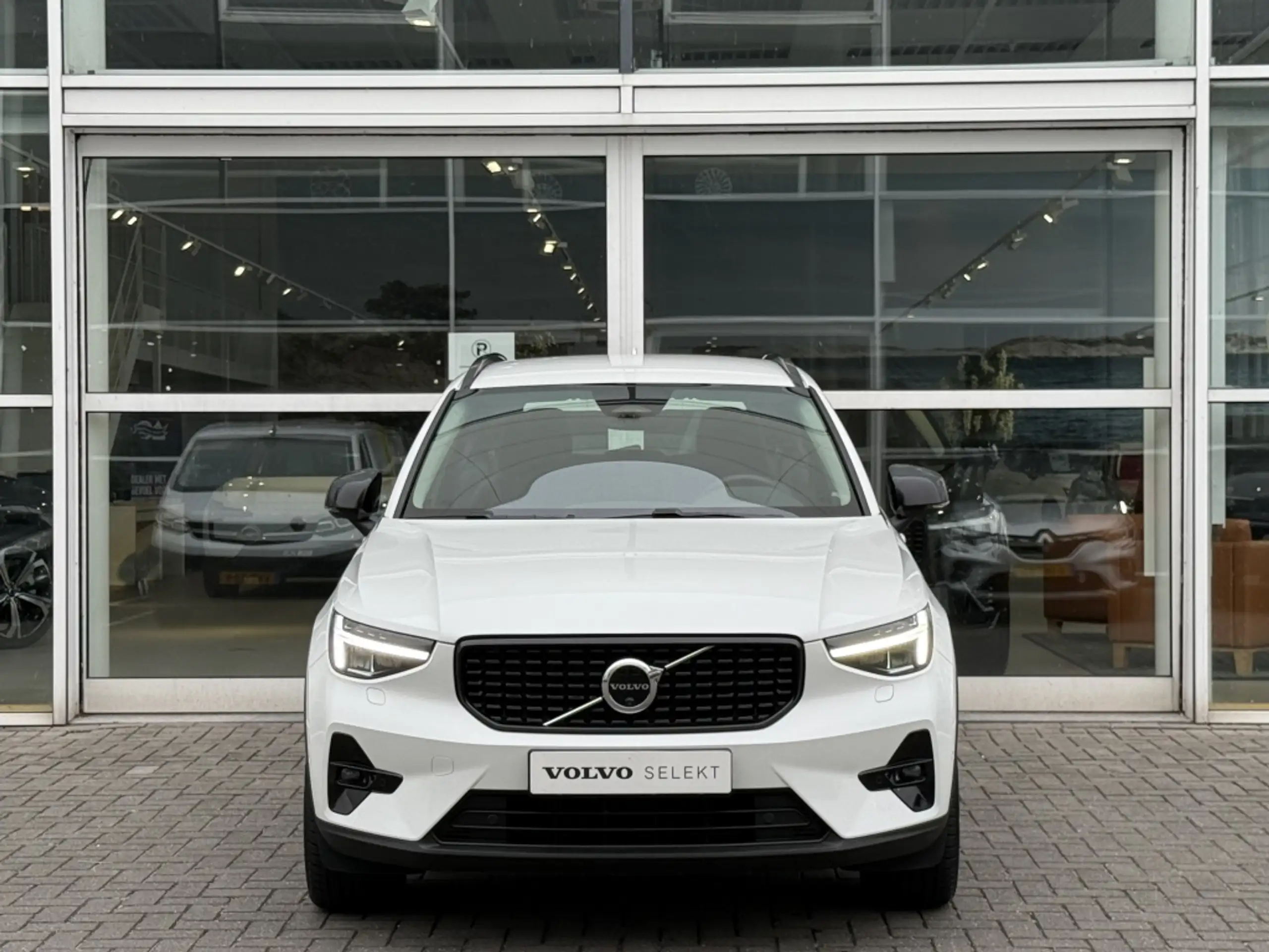 Volvo - XC40