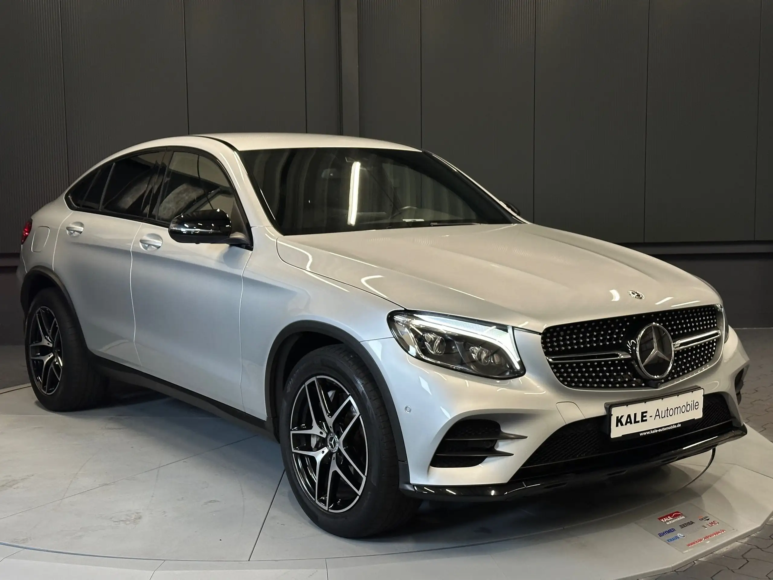 Mercedes-Benz - GLC 300