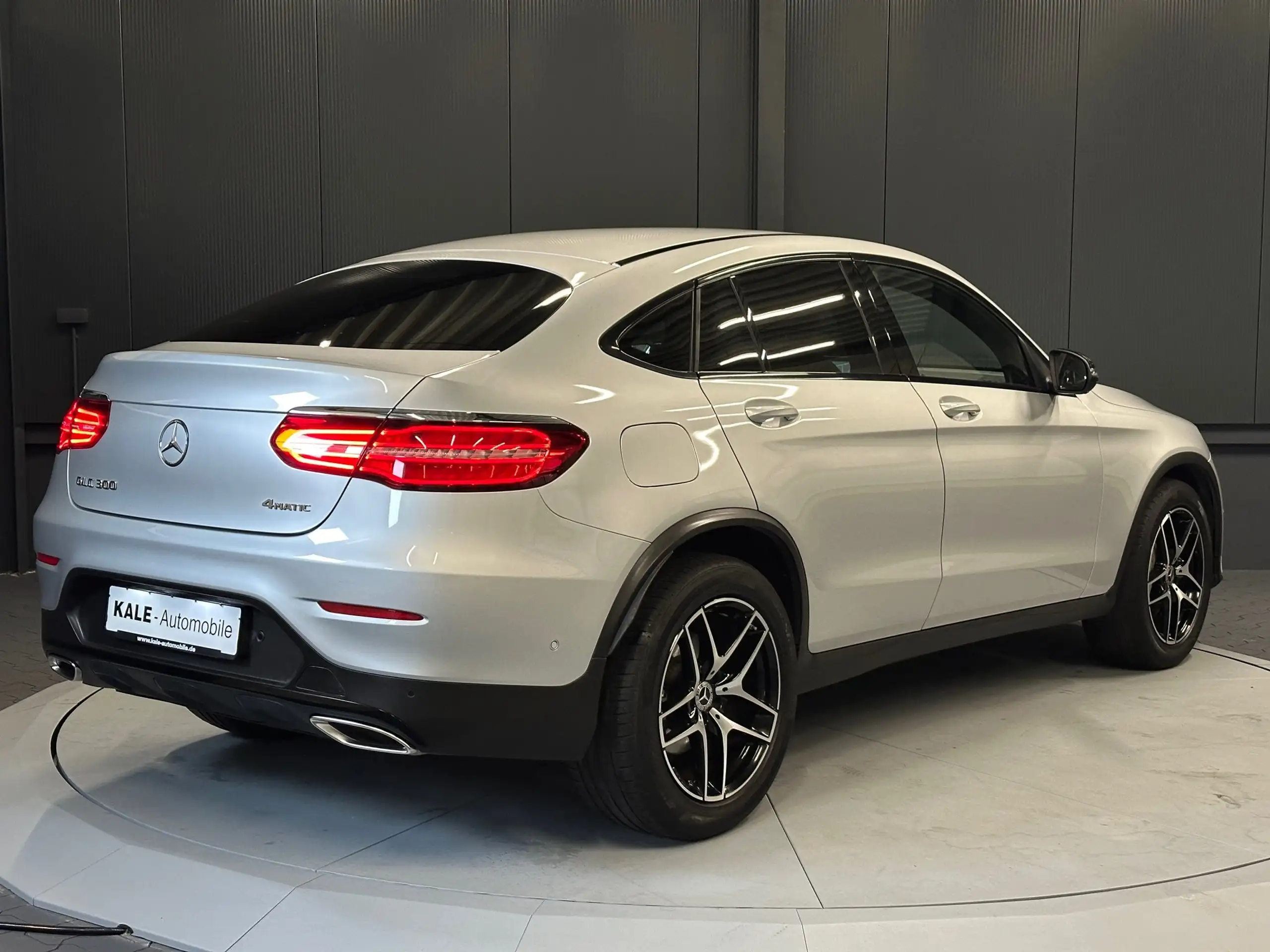 Mercedes-Benz - GLC 300