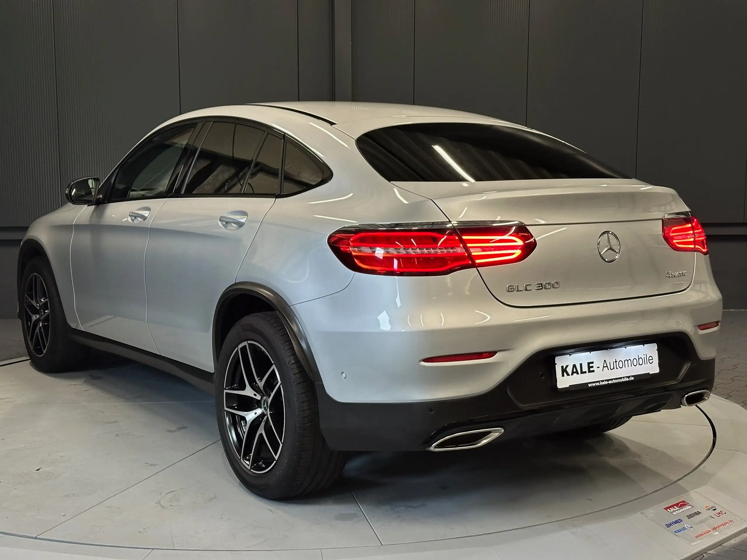 Mercedes-Benz - GLC 300