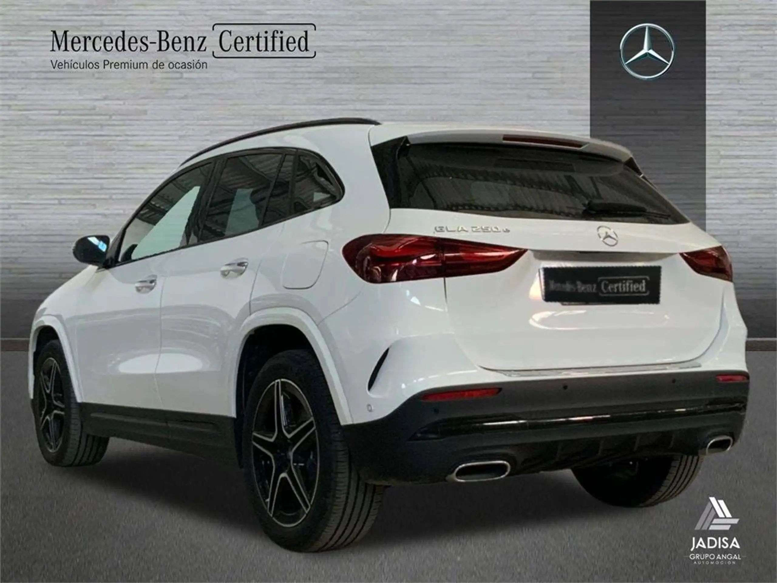 Mercedes-Benz - GLA 250