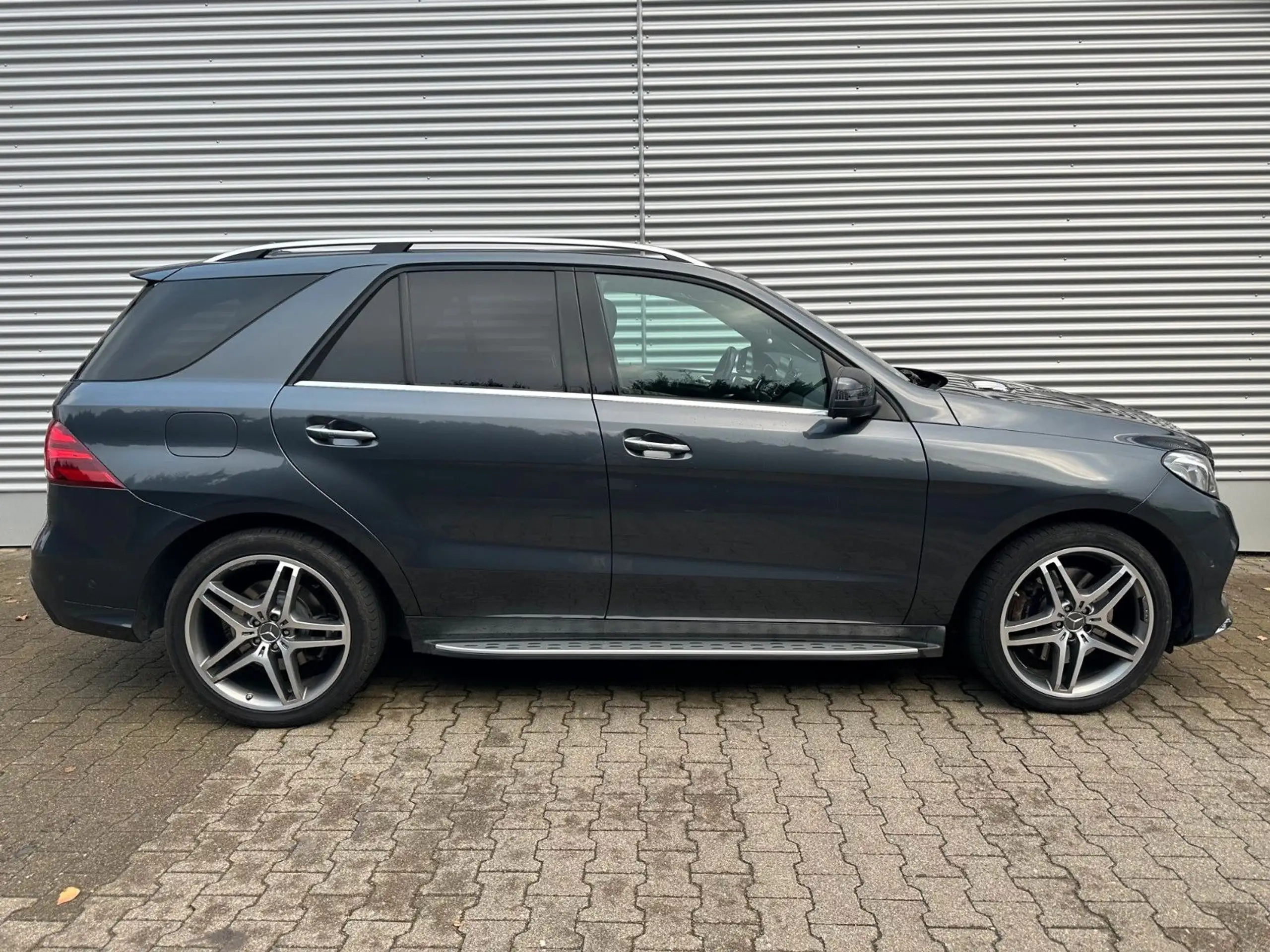 Mercedes-Benz - GLE 500