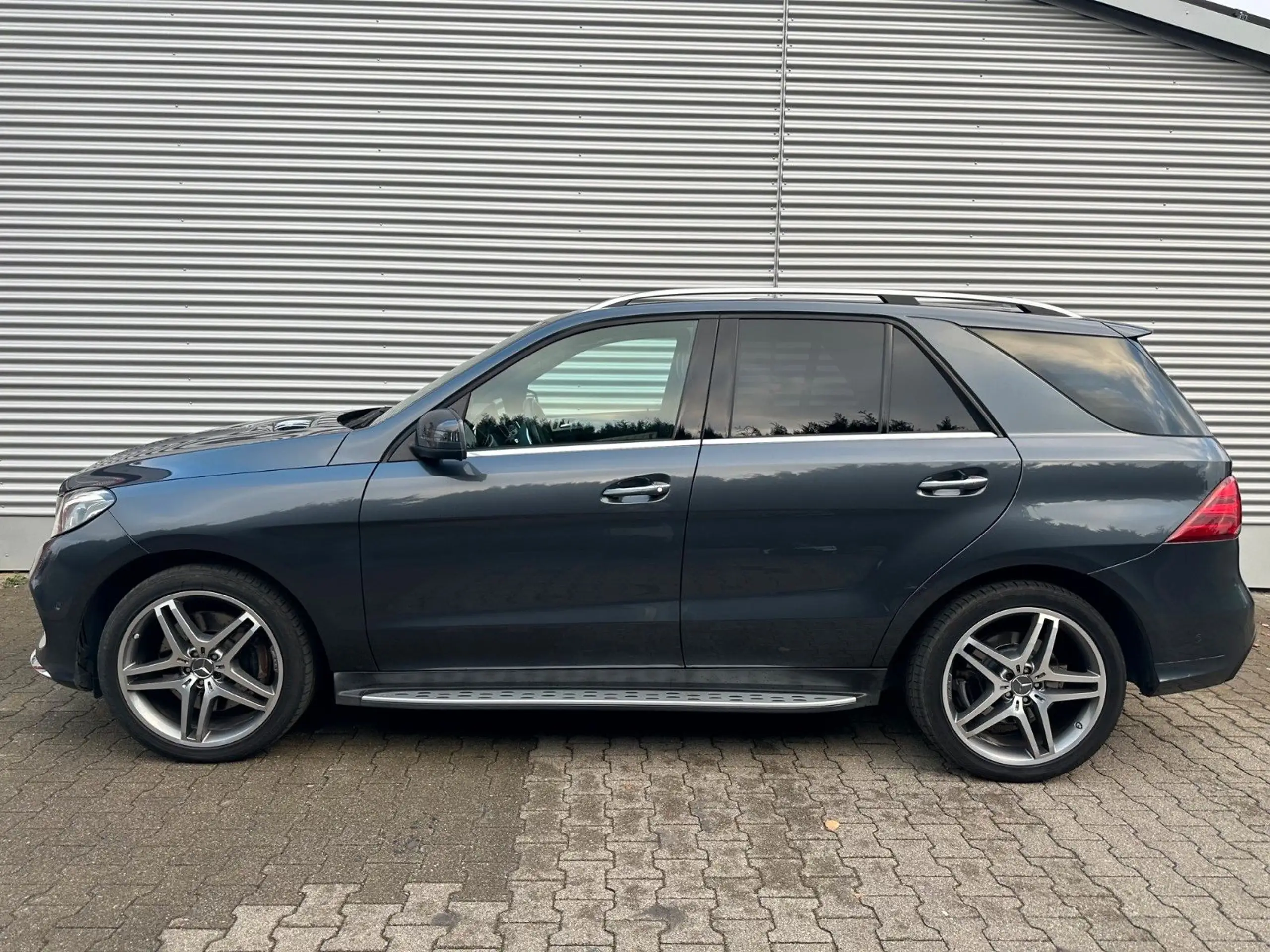 Mercedes-Benz - GLE 500