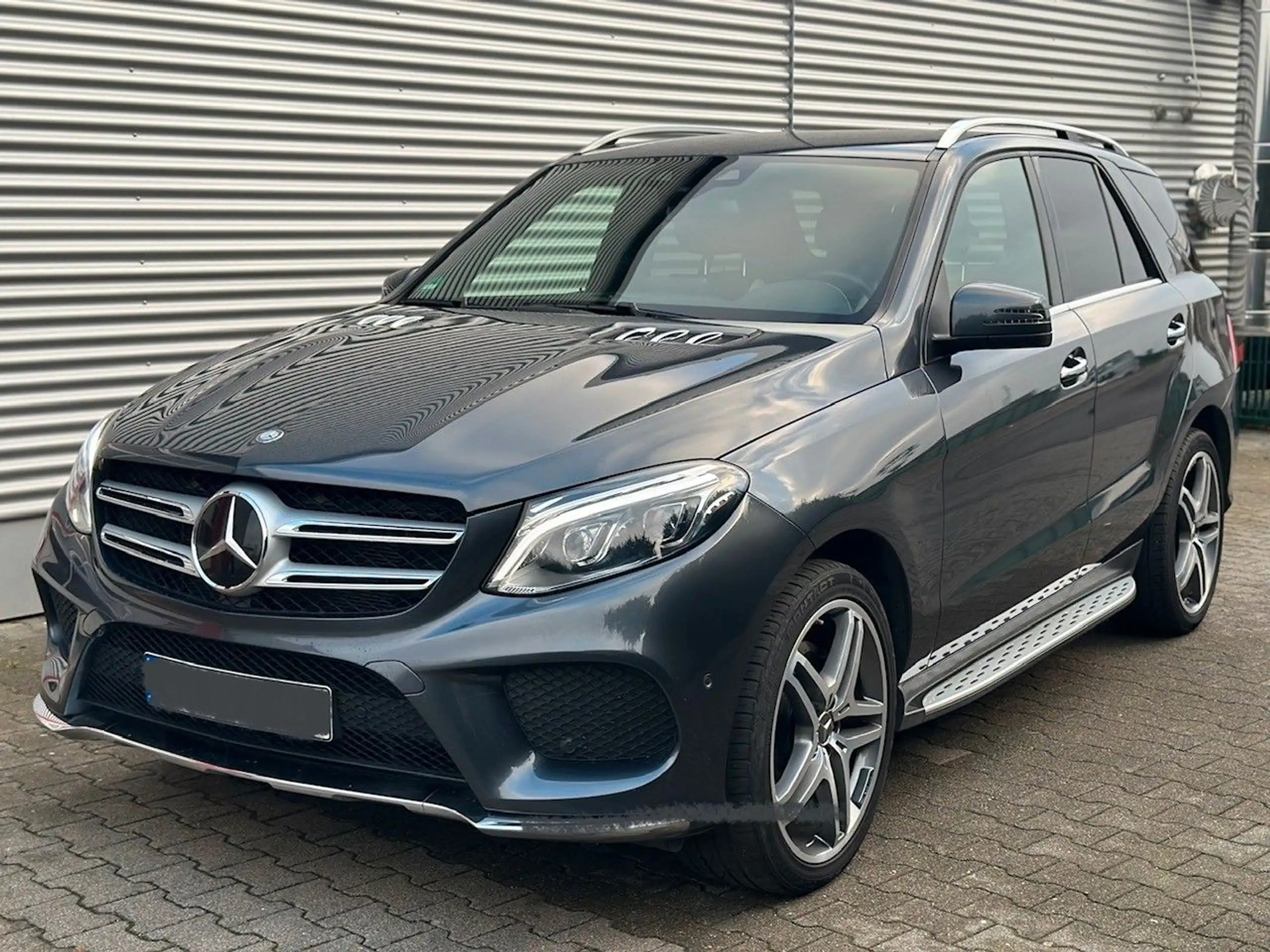 Mercedes-Benz - GLE 500