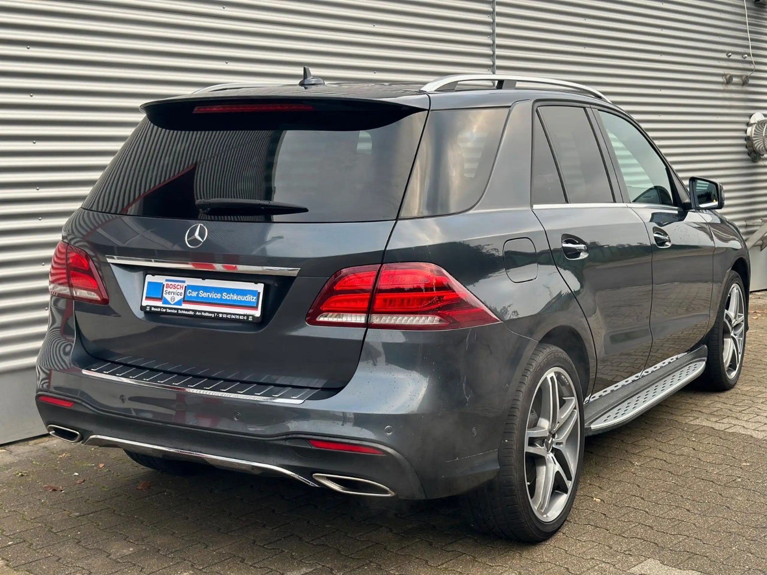 Mercedes-Benz - GLE 500