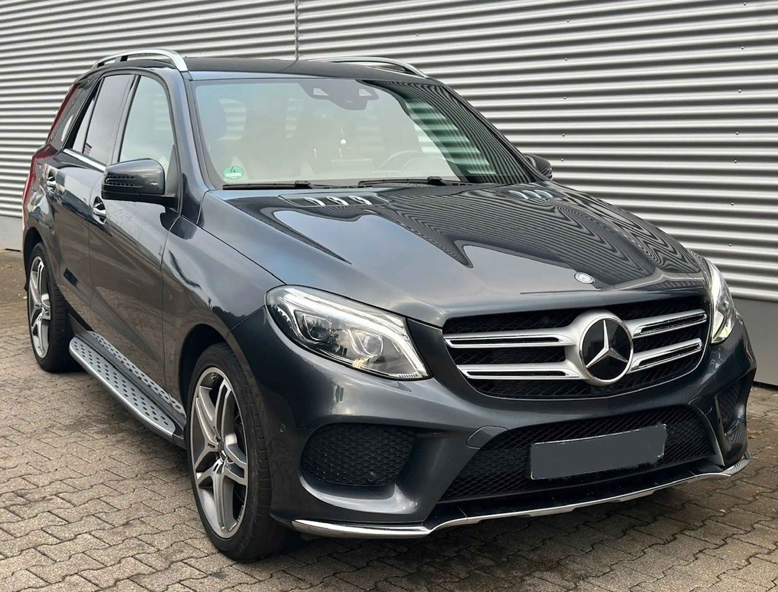 Mercedes-Benz - GLE 500