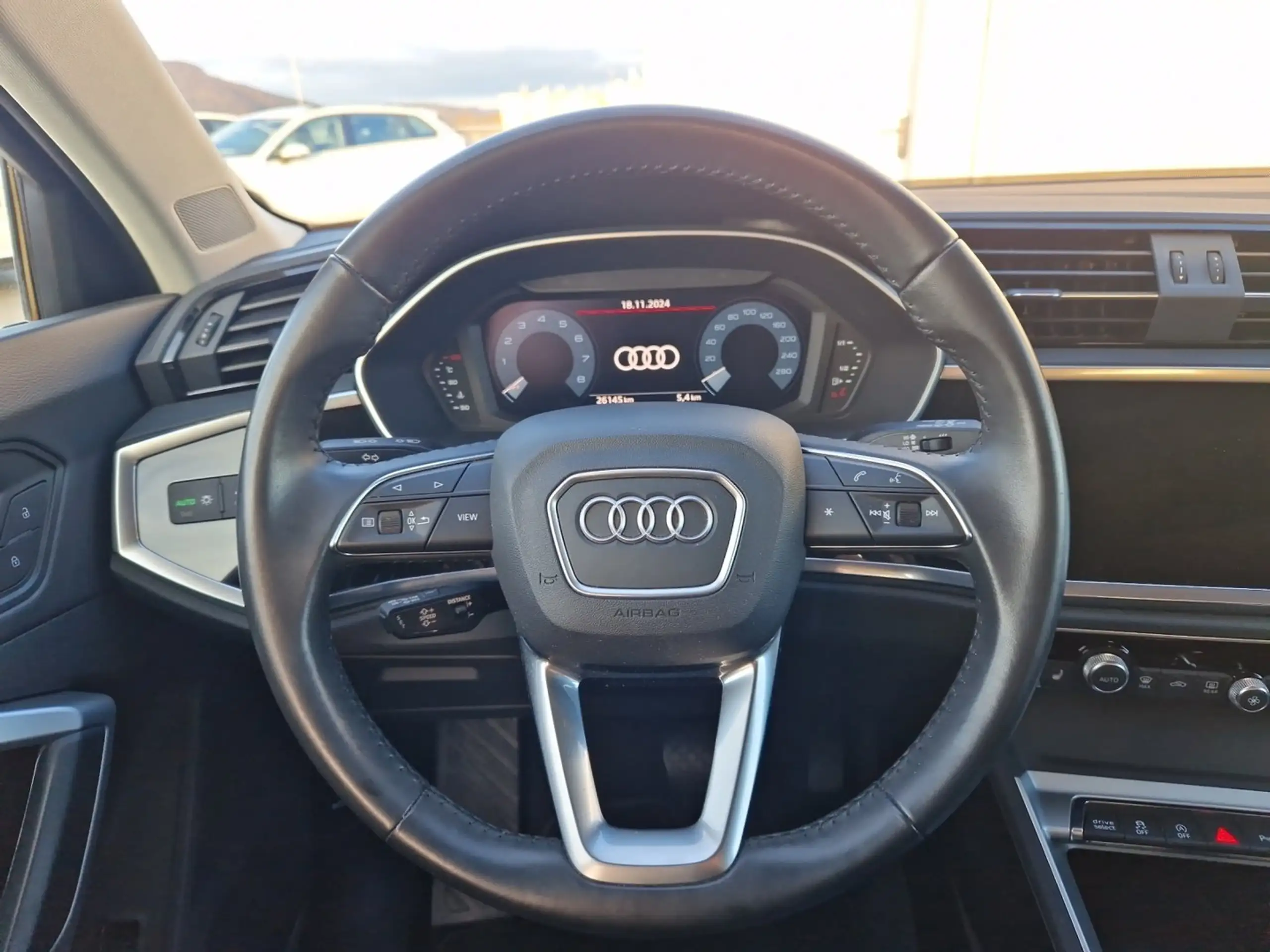 Audi - Q3