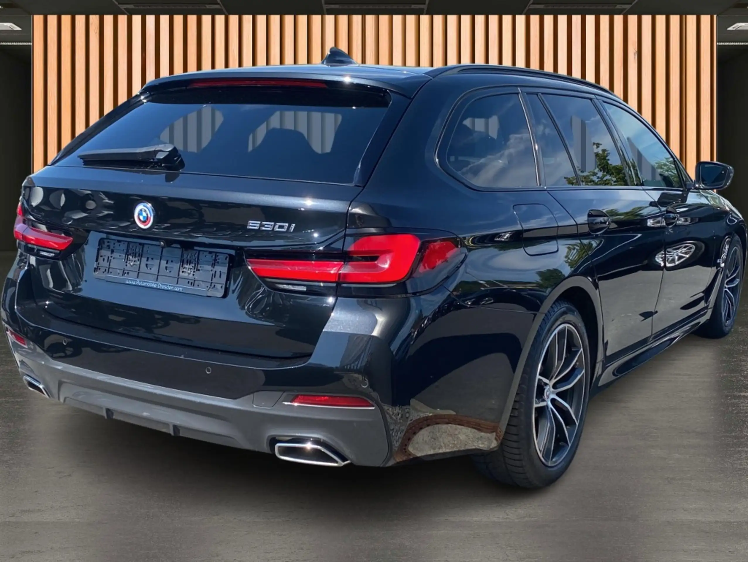 BMW - 530