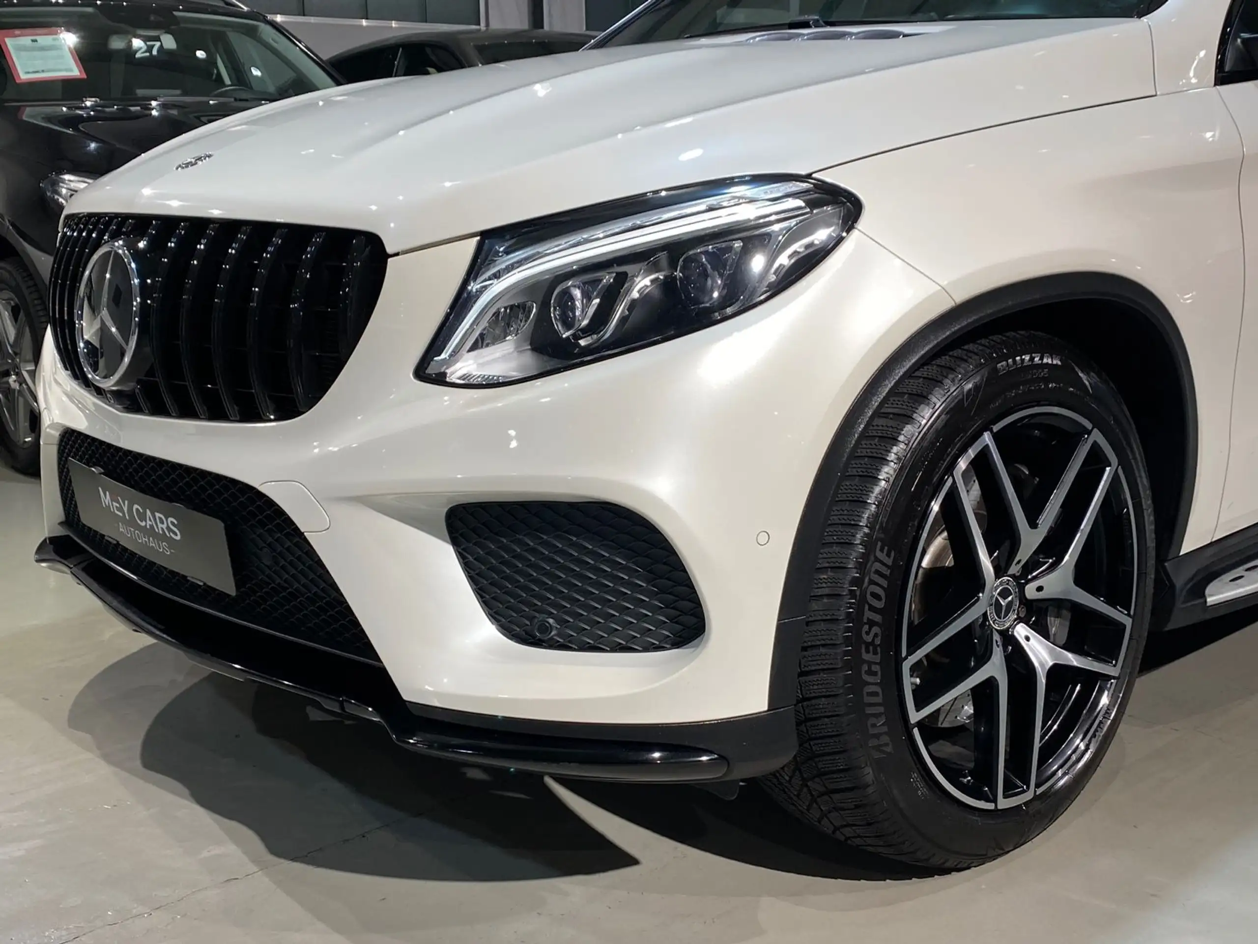 Mercedes-Benz - GLE 400