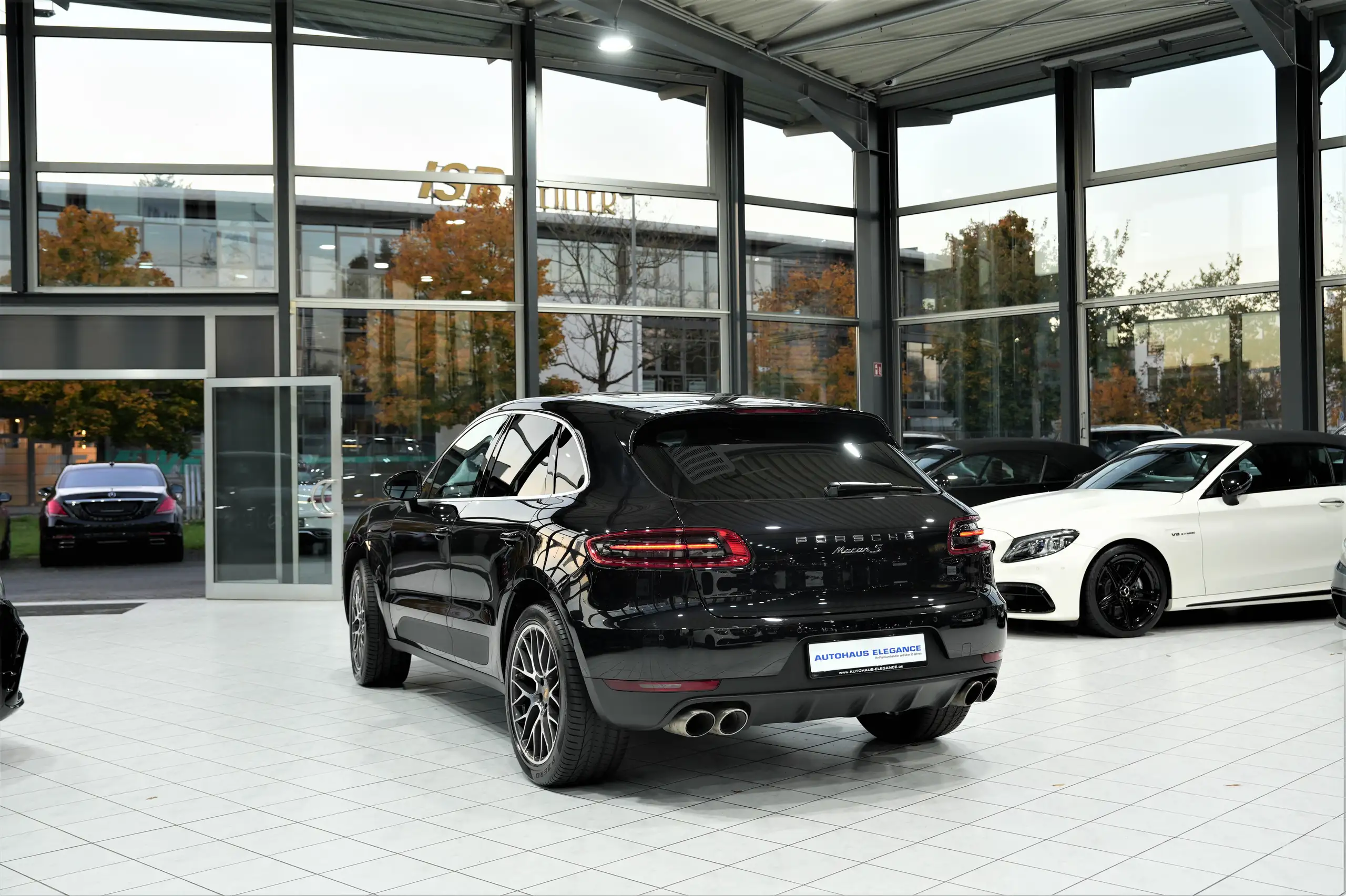 Porsche - Macan