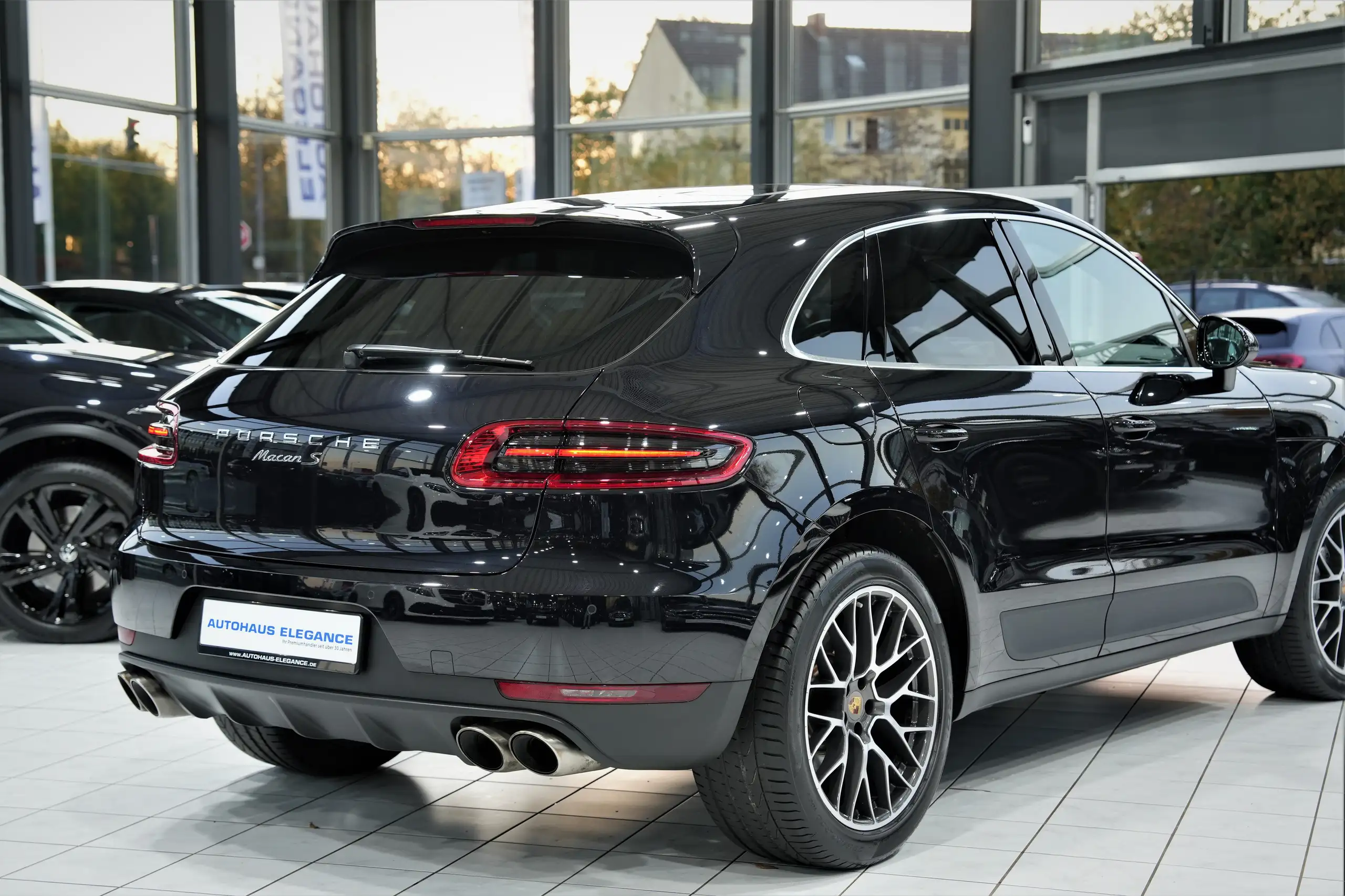 Porsche - Macan