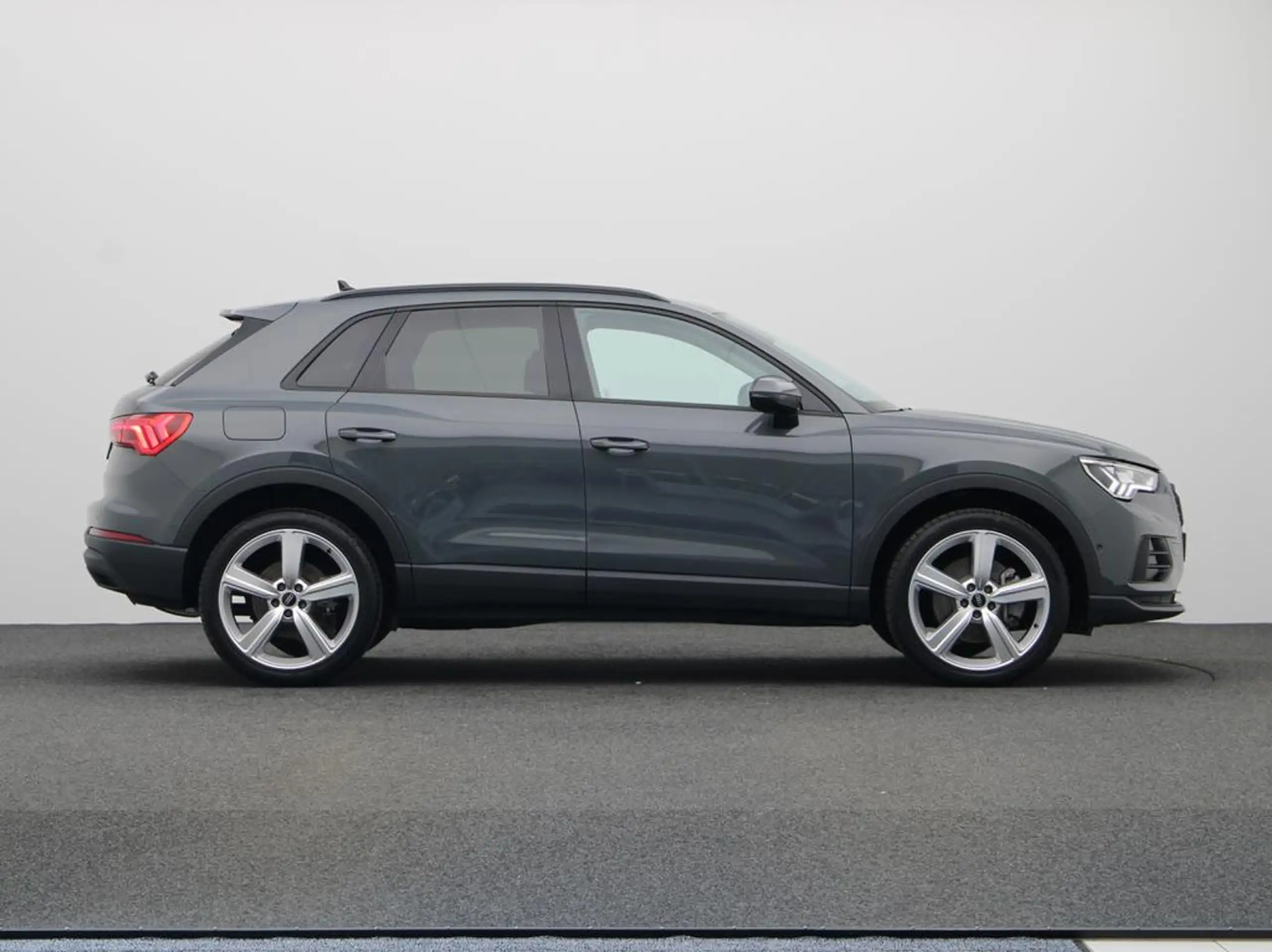 Audi - Q3