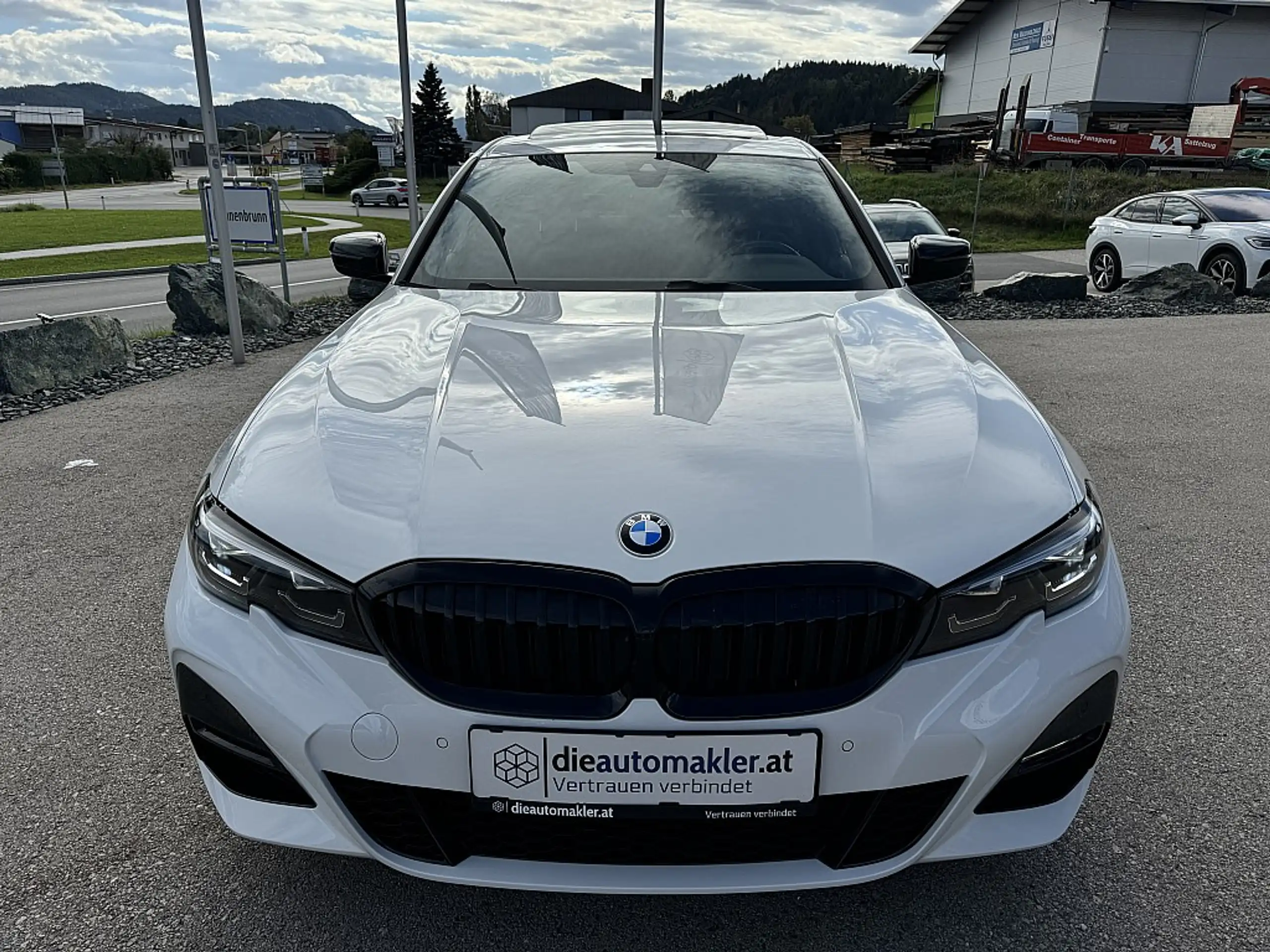 BMW - 320