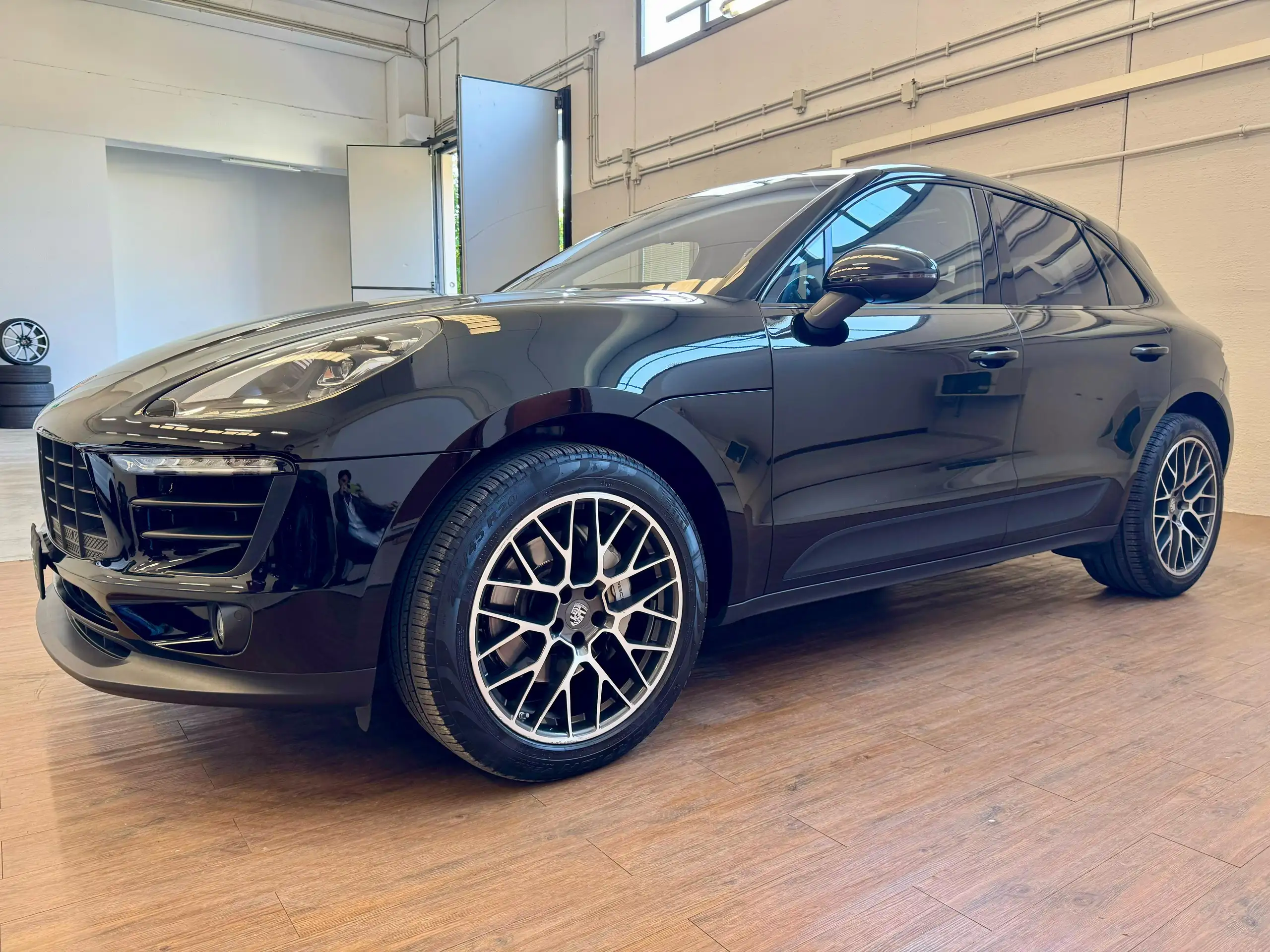 Porsche - Macan