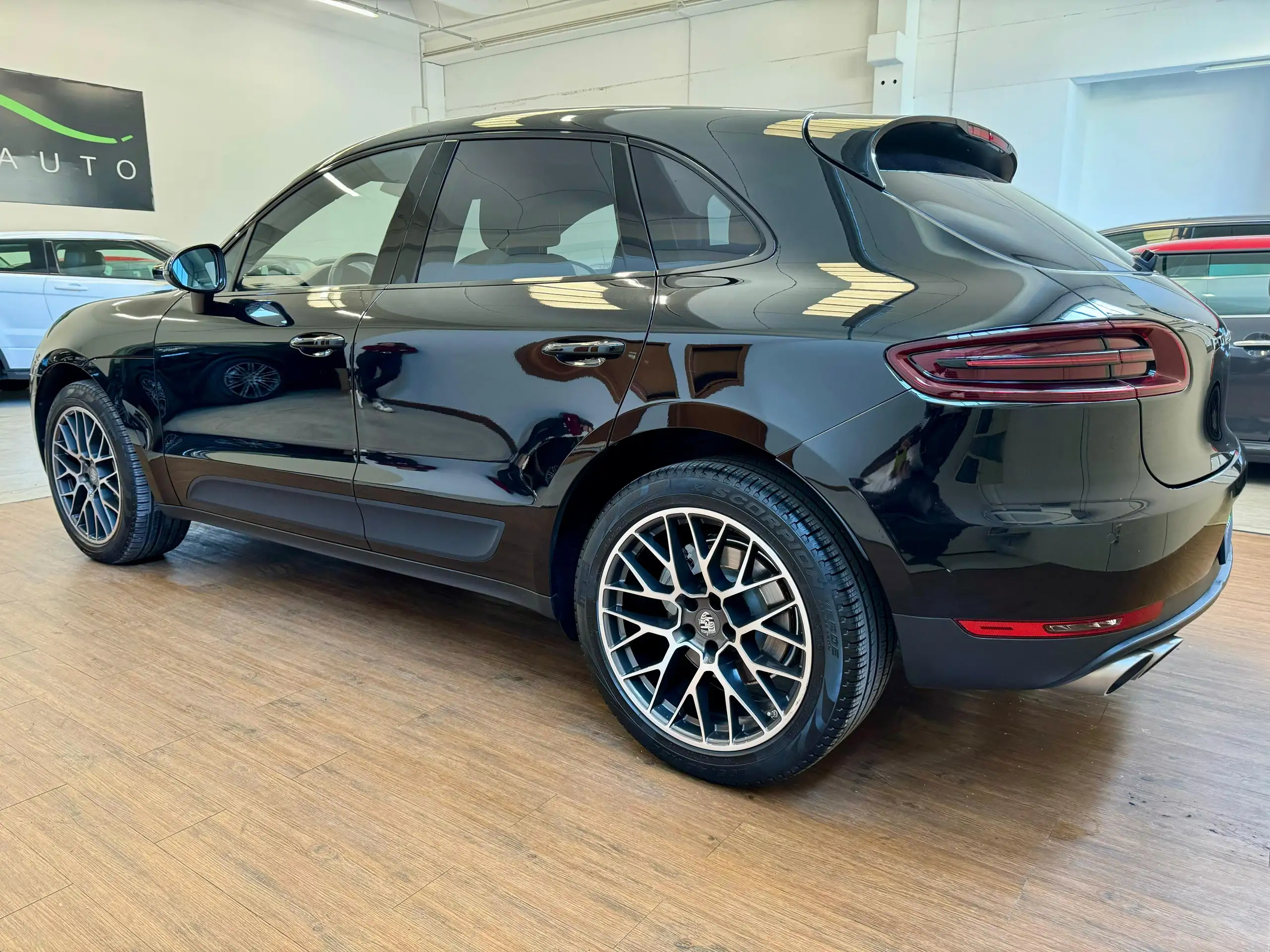 Porsche - Macan