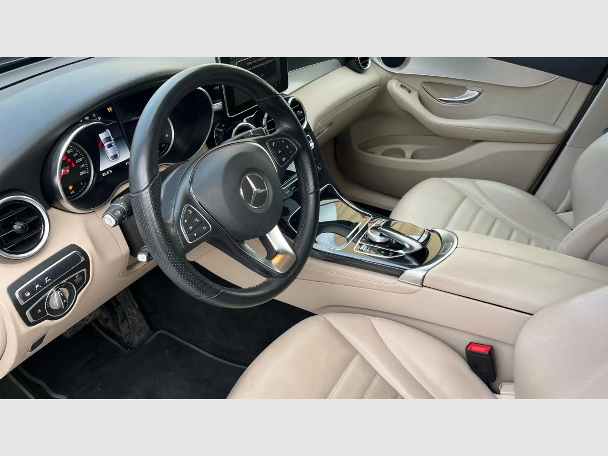 Mercedes-Benz - GLC 220