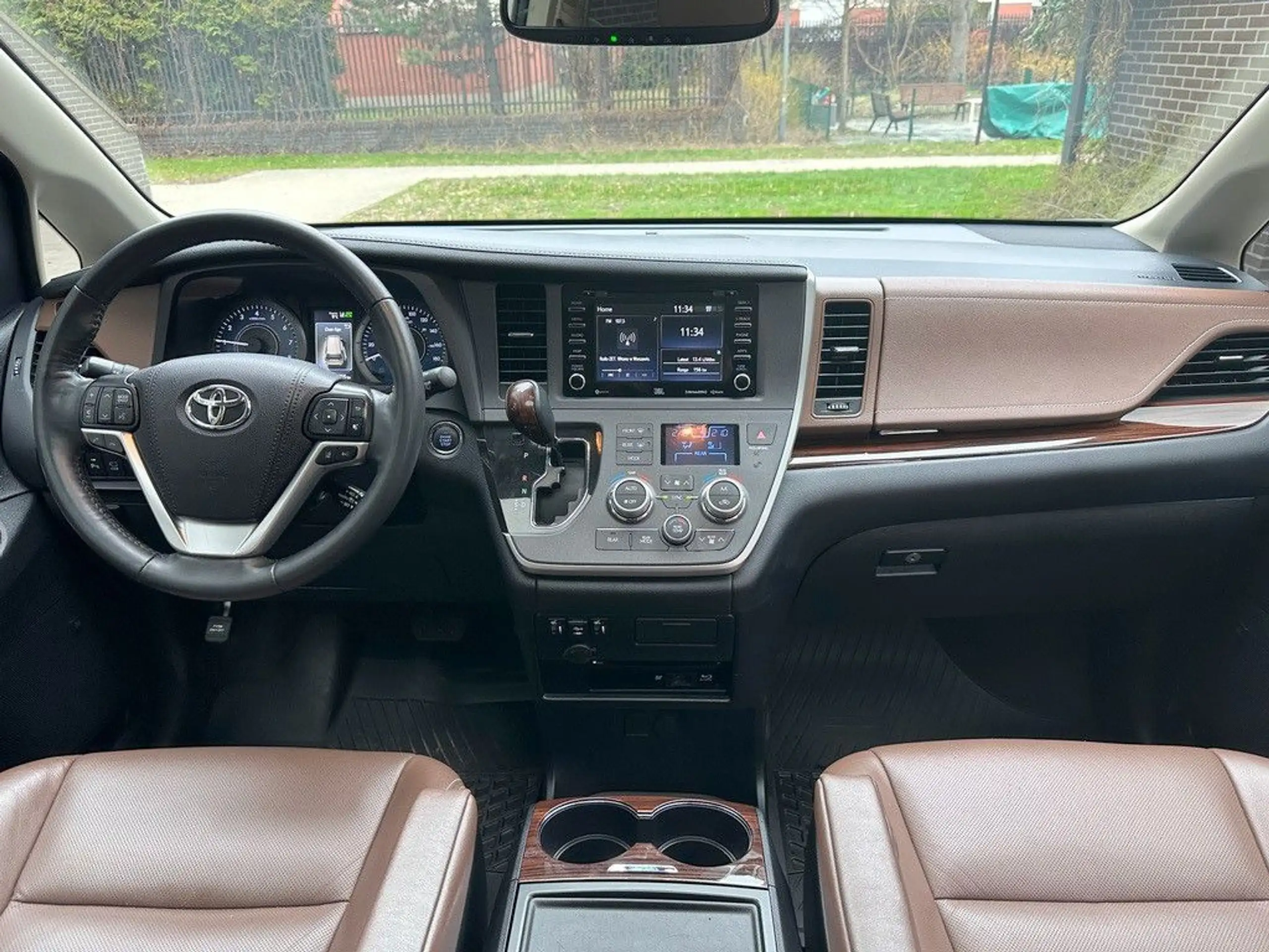 Toyota - Sienna