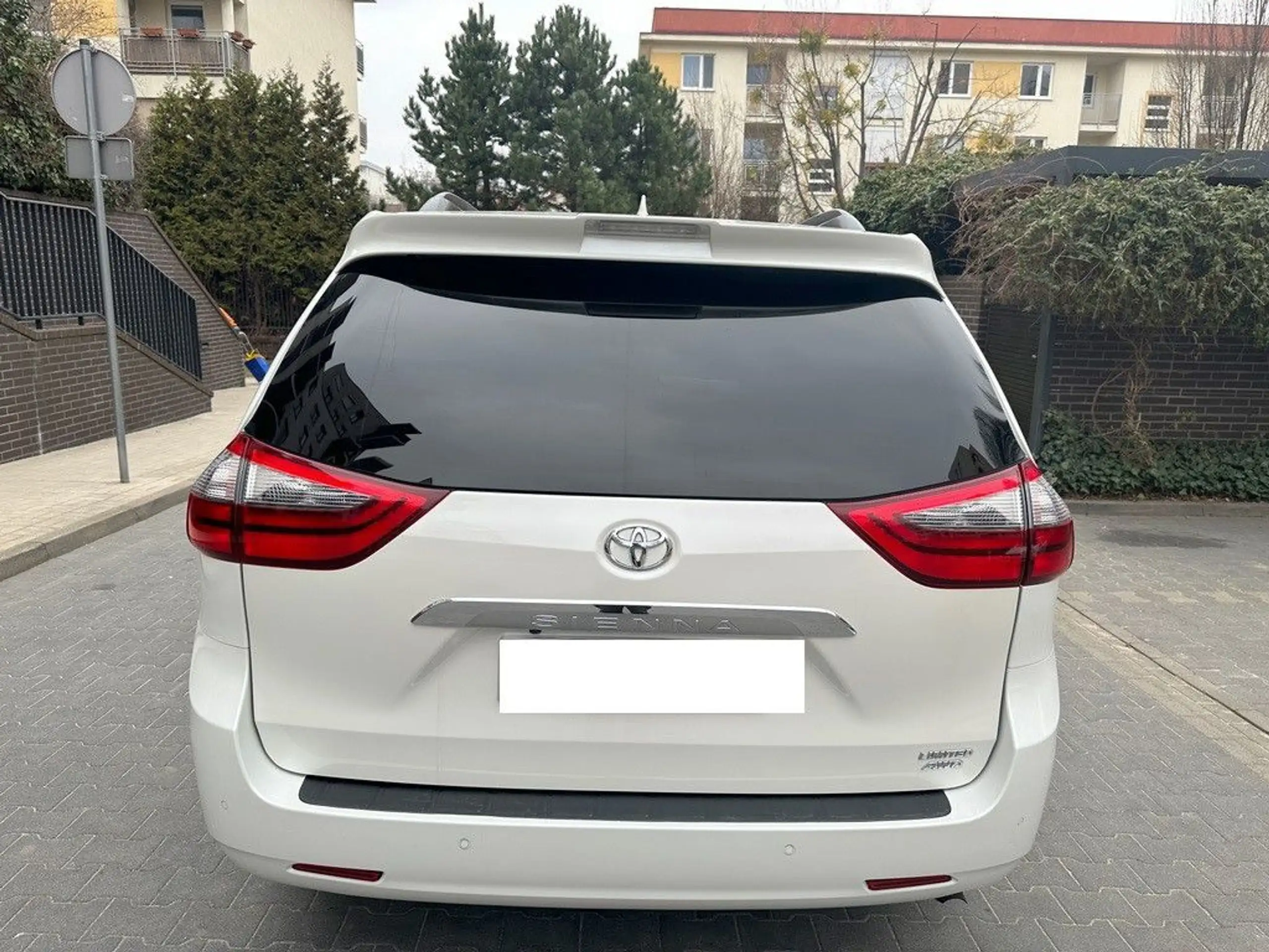 Toyota - Sienna