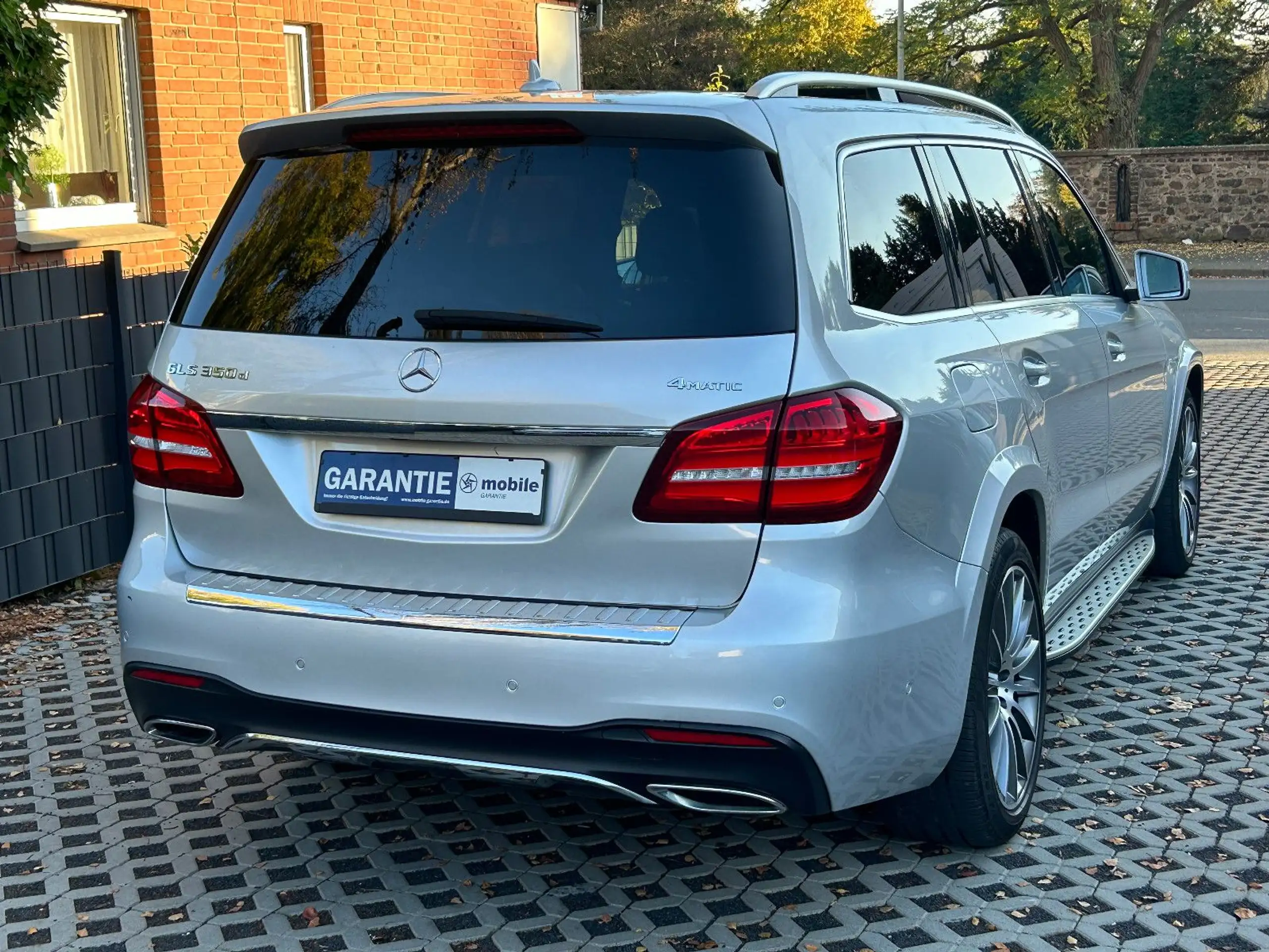 Mercedes-Benz - GLS 350