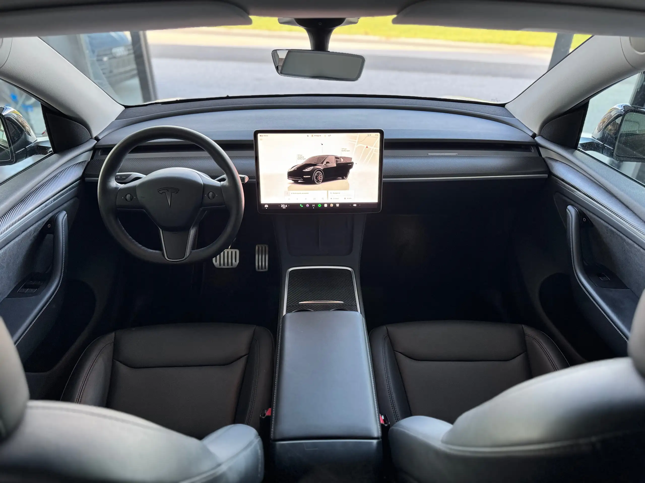 Tesla - Model Y