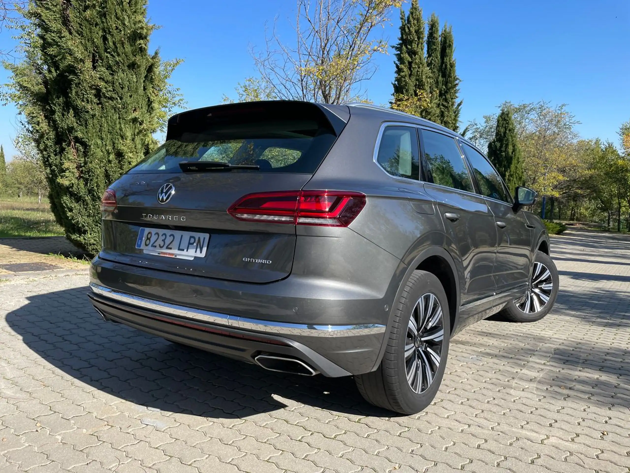 Volkswagen - Touareg