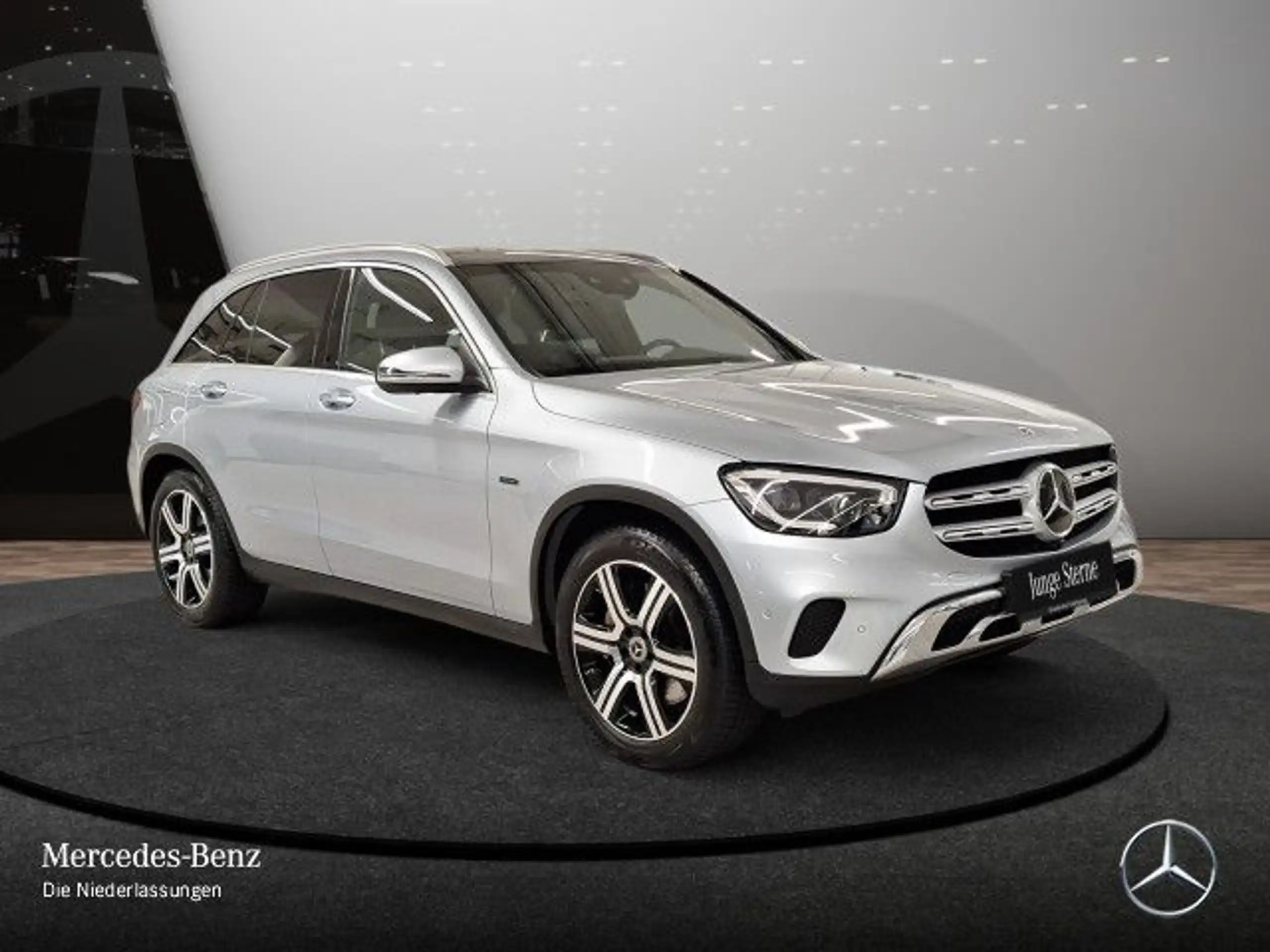 Mercedes-Benz - GLC 300