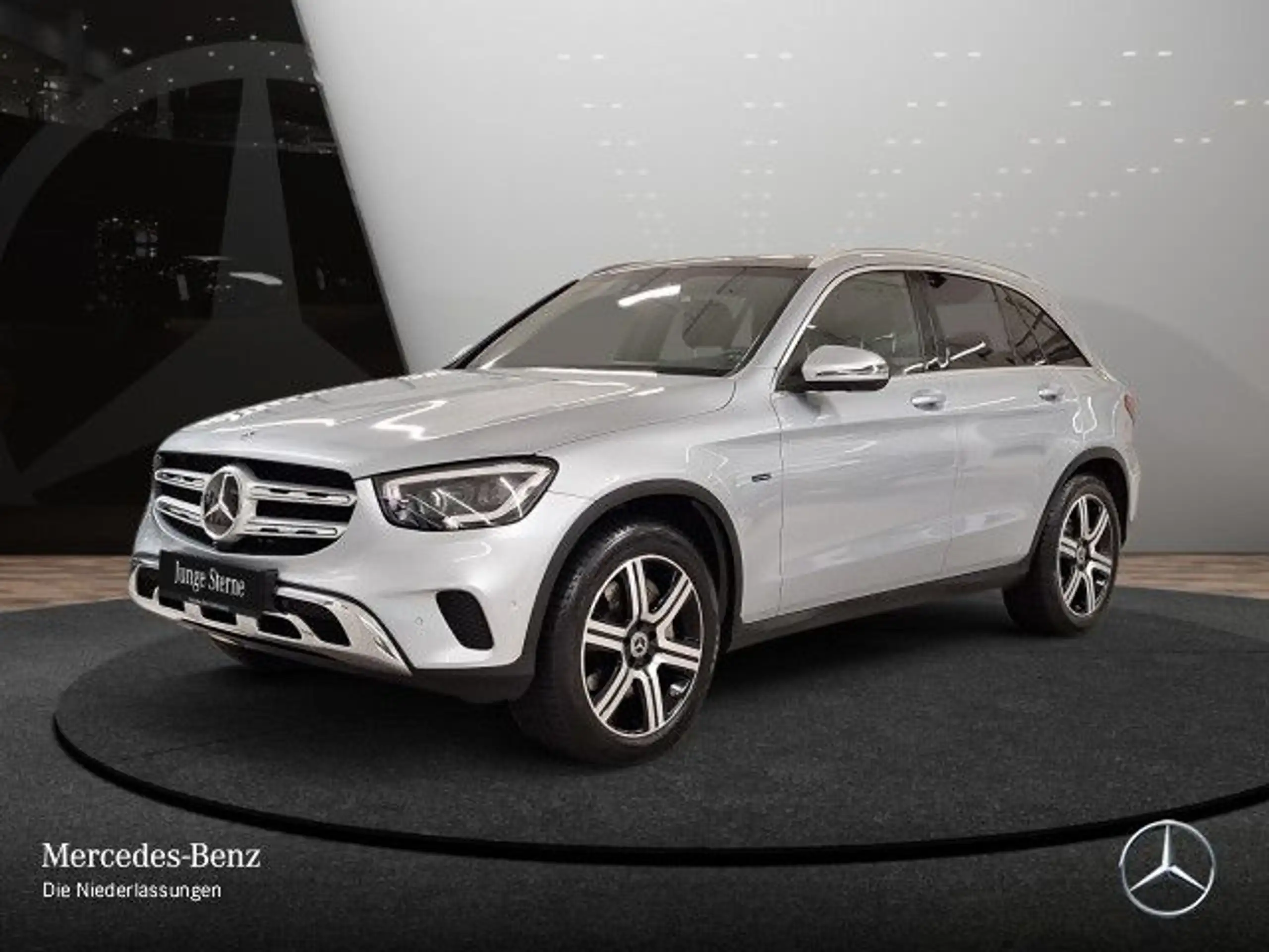 Mercedes-Benz - GLC 300