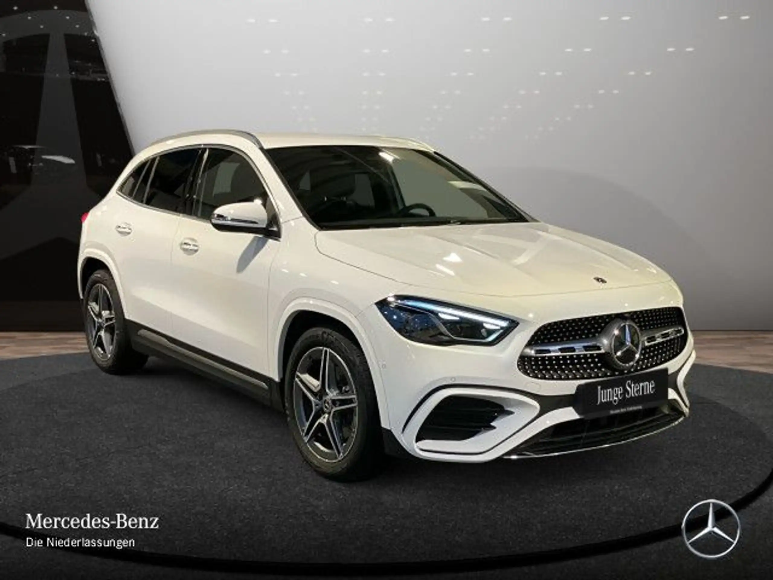 Mercedes-Benz - GLA 200