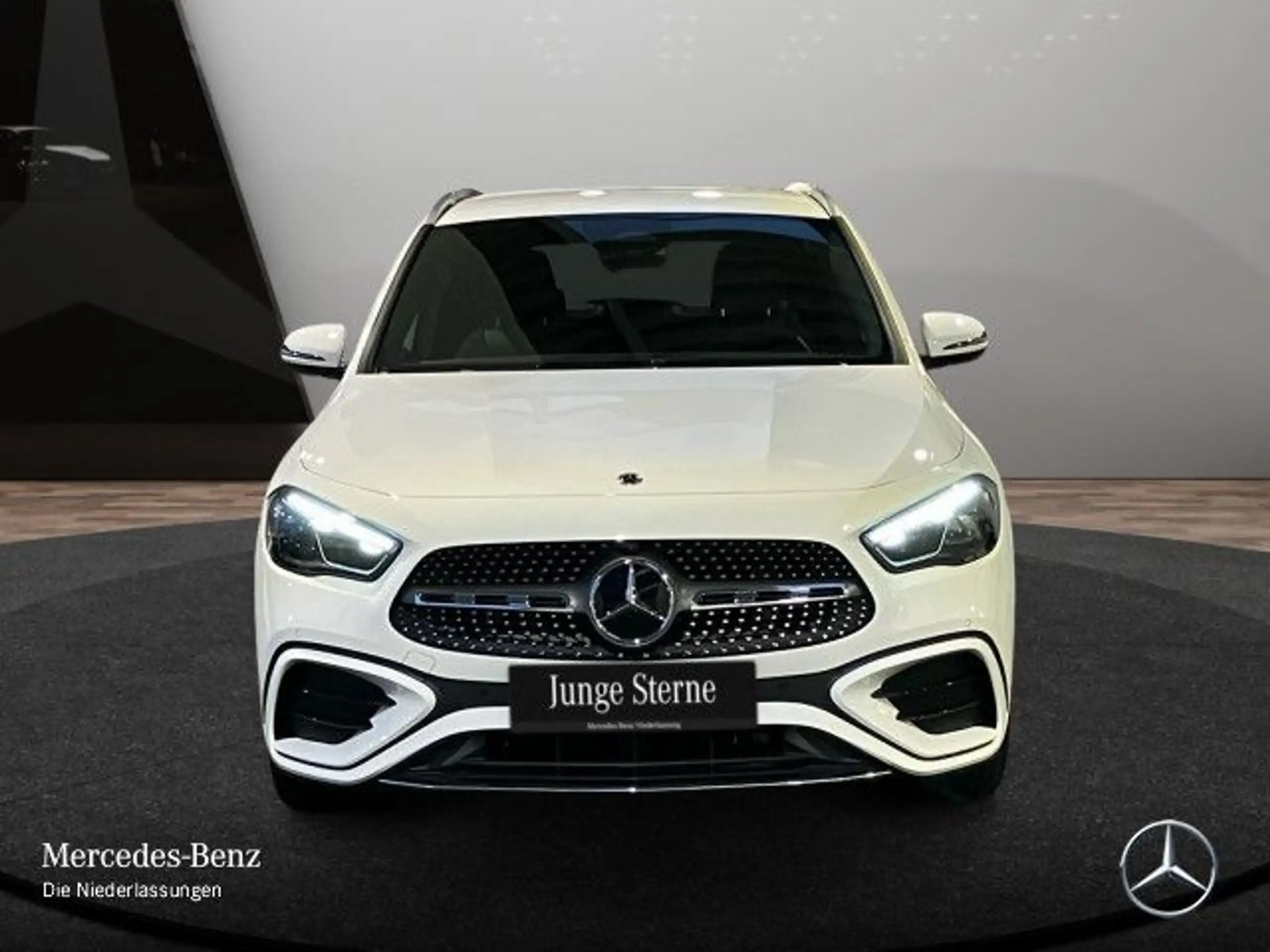 Mercedes-Benz - GLA 200