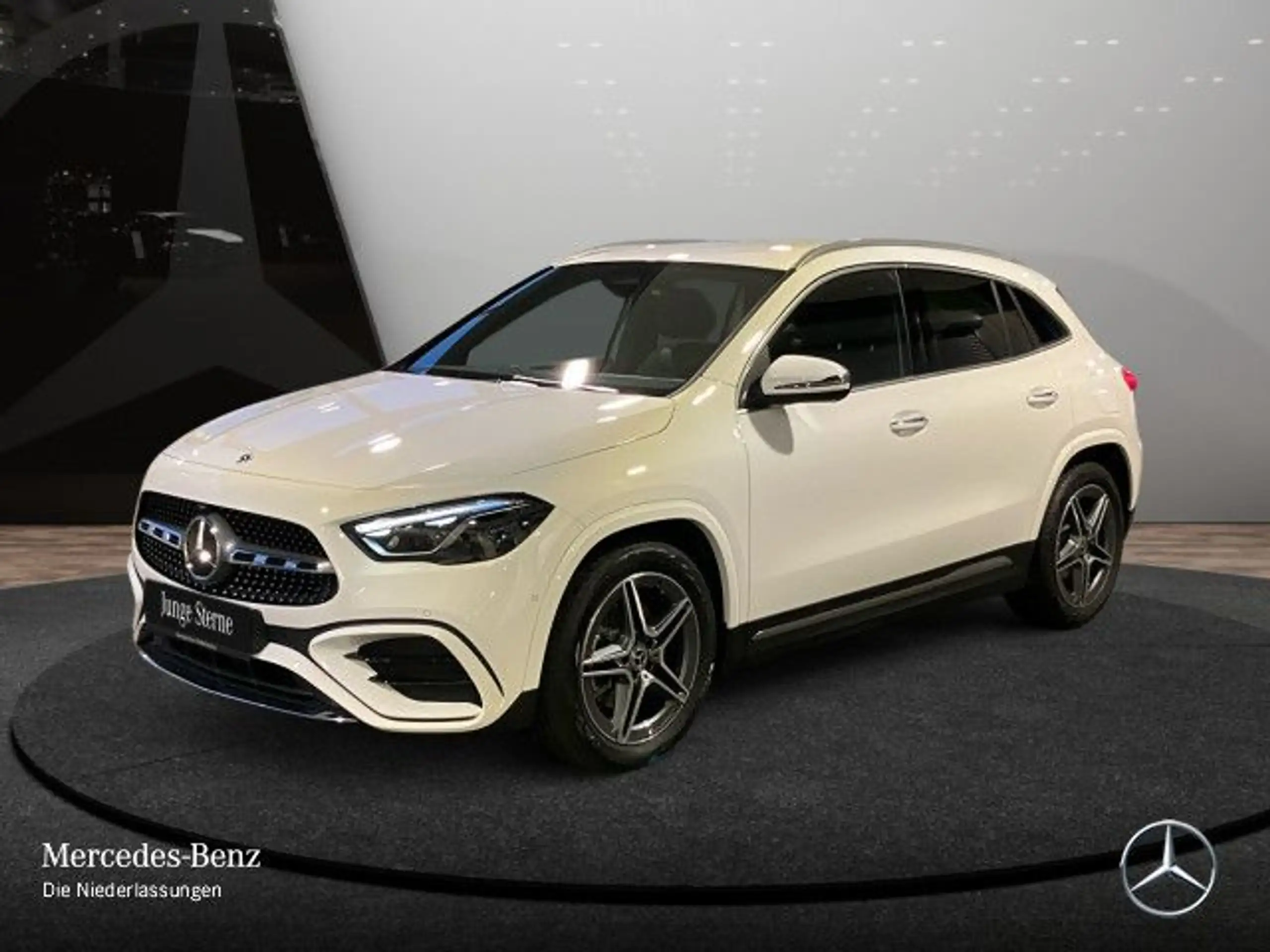 Mercedes-Benz - GLA 200