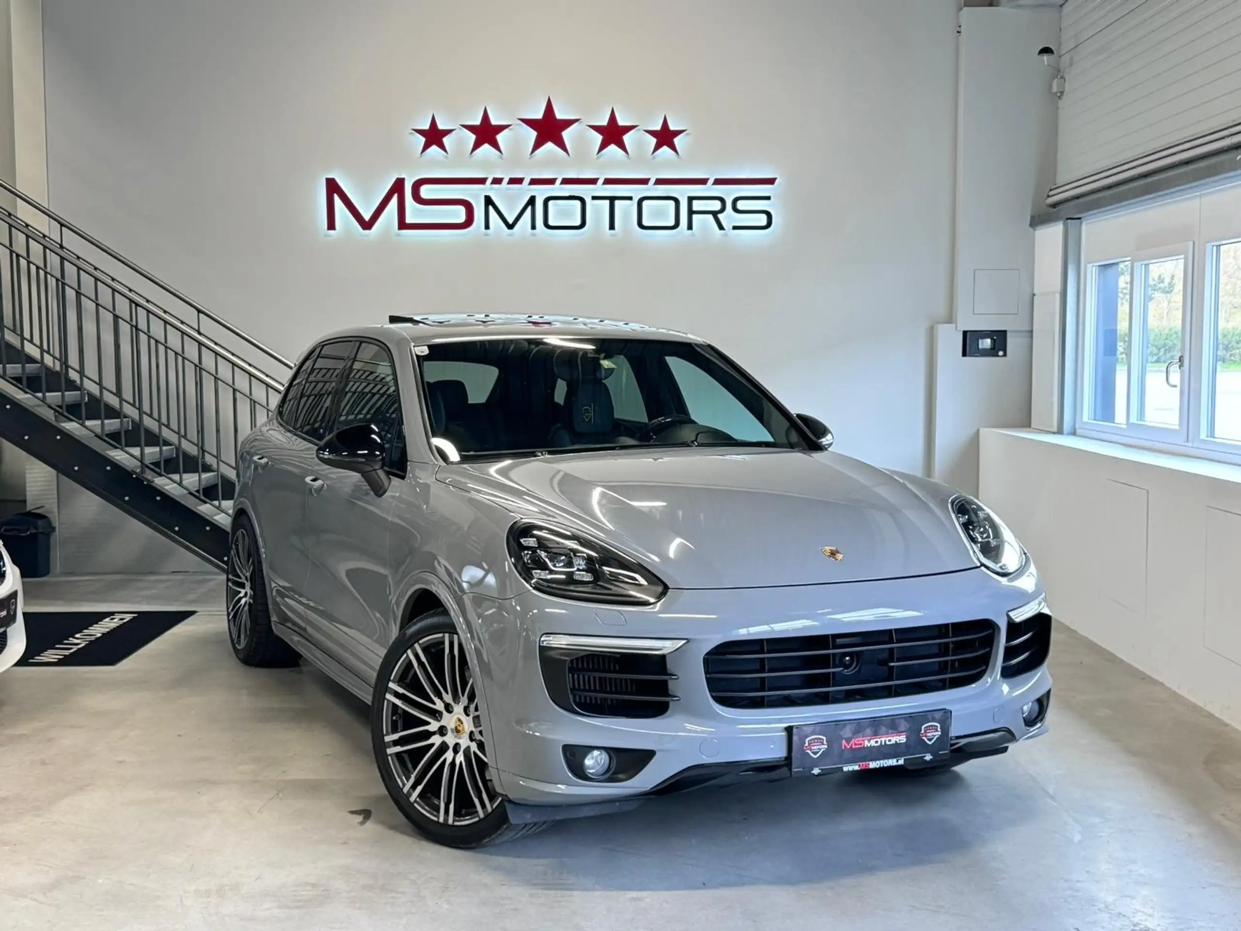 Porsche - Cayenne