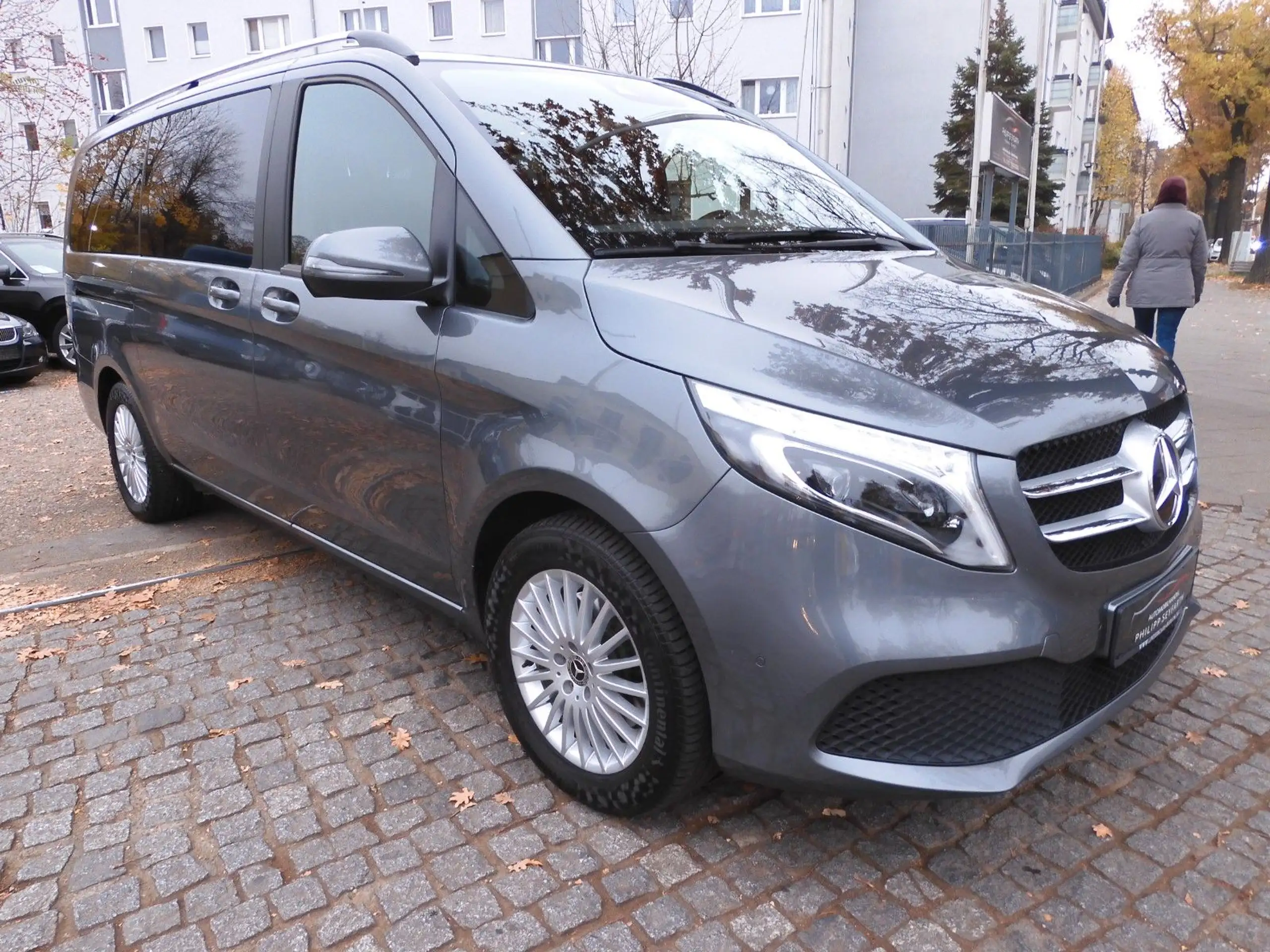 Mercedes-Benz - V 250