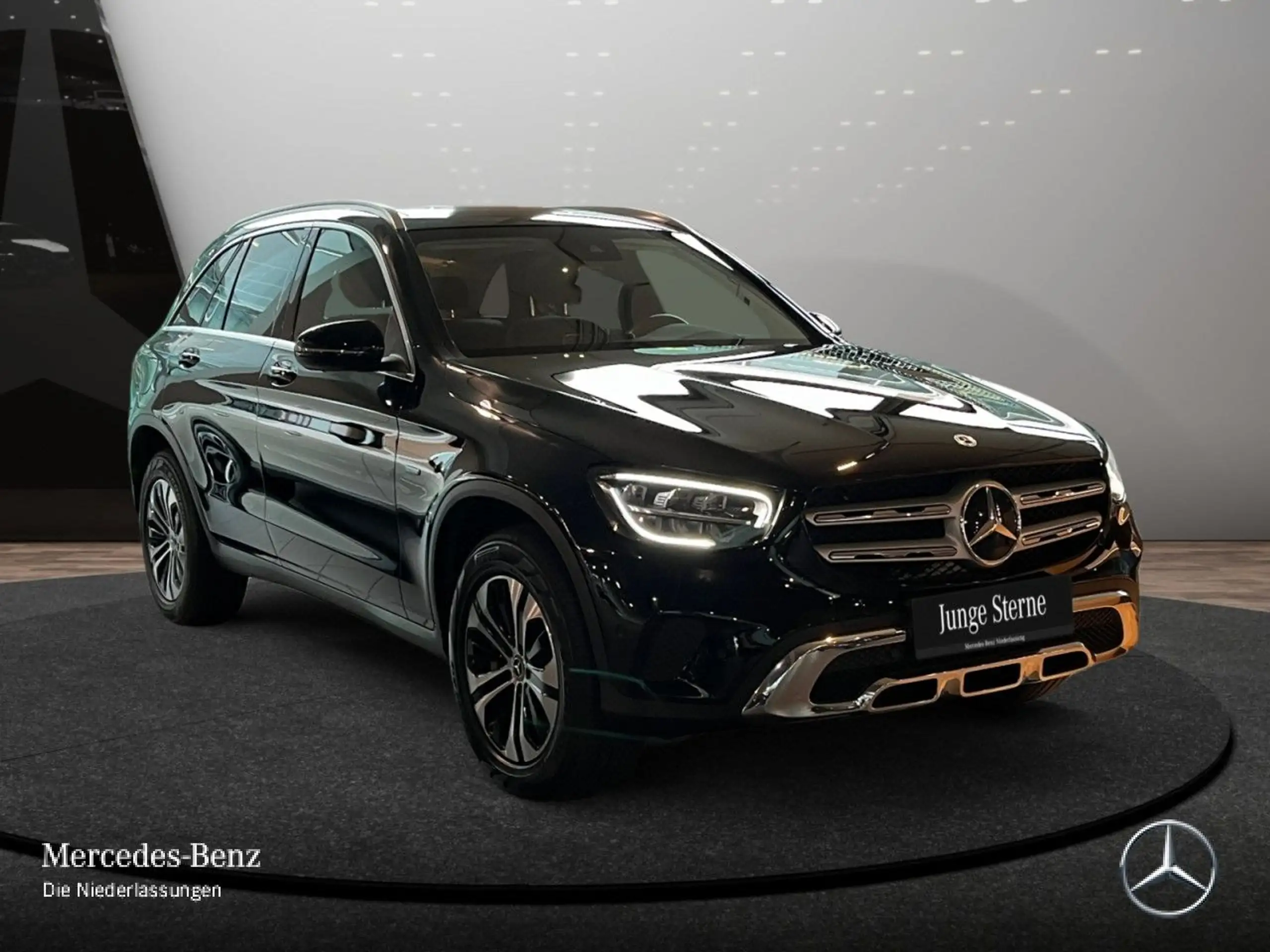 Mercedes-Benz - GLC 300