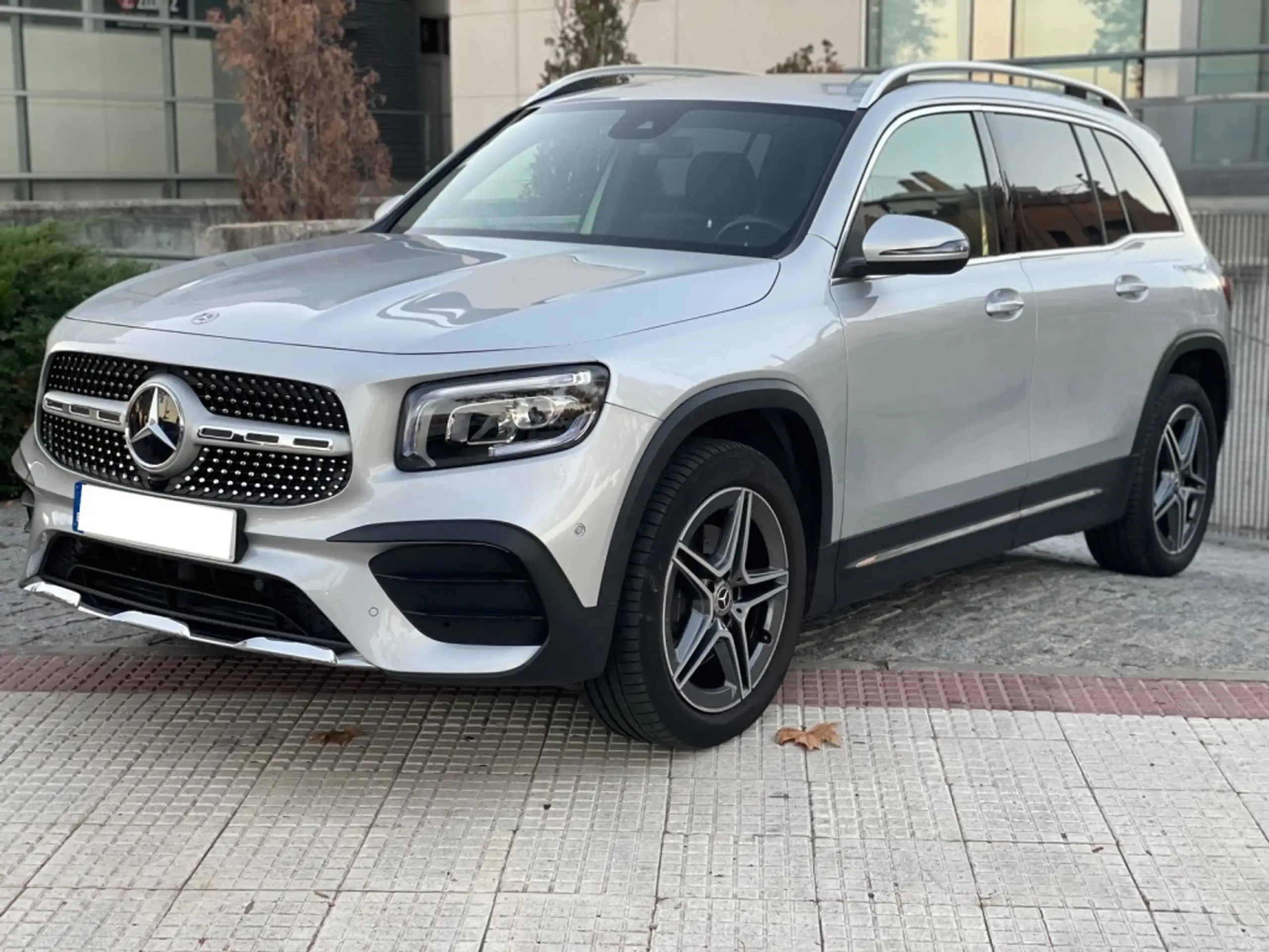 Mercedes-Benz GLB 200 2024