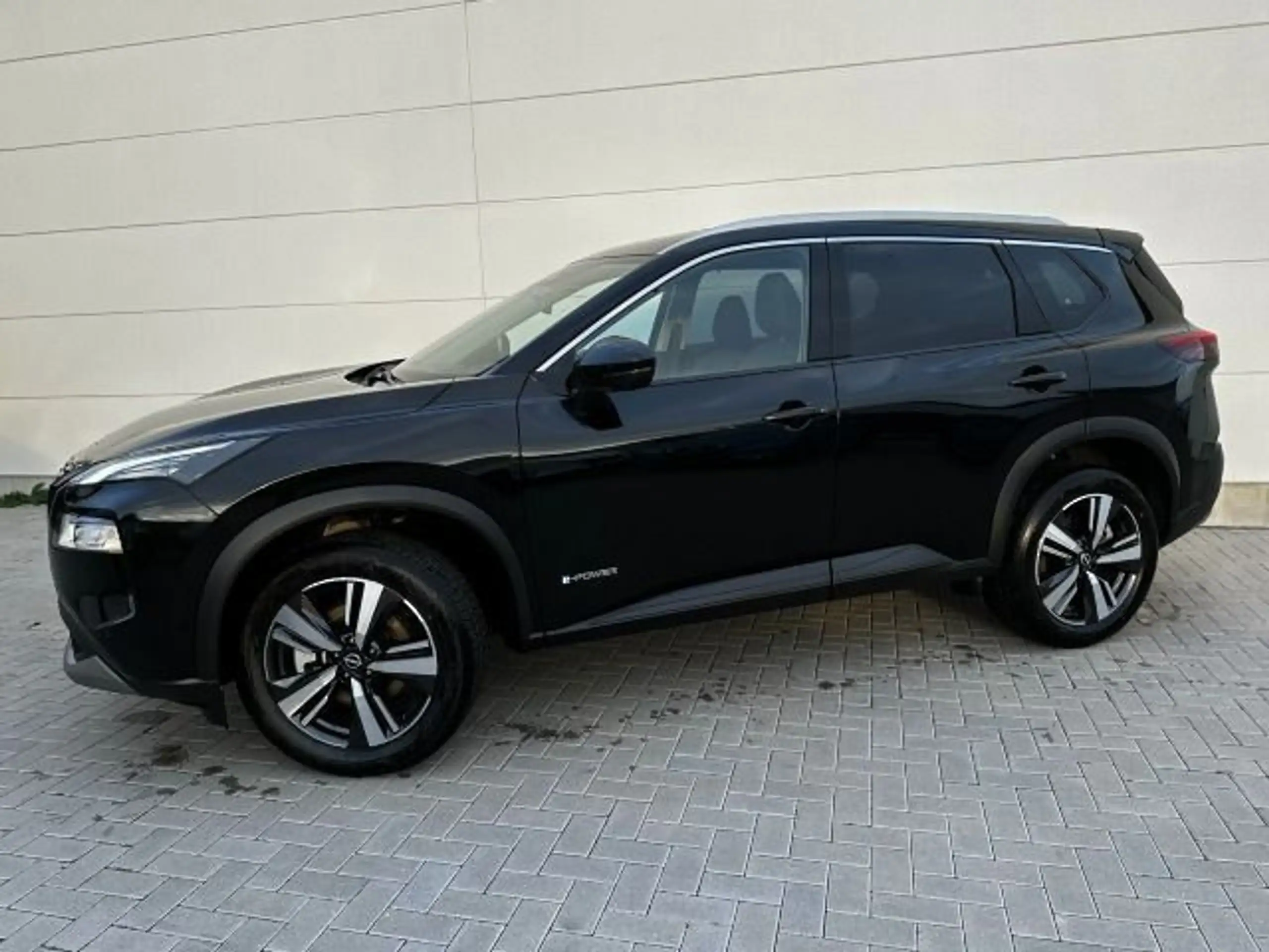 Nissan - X-Trail