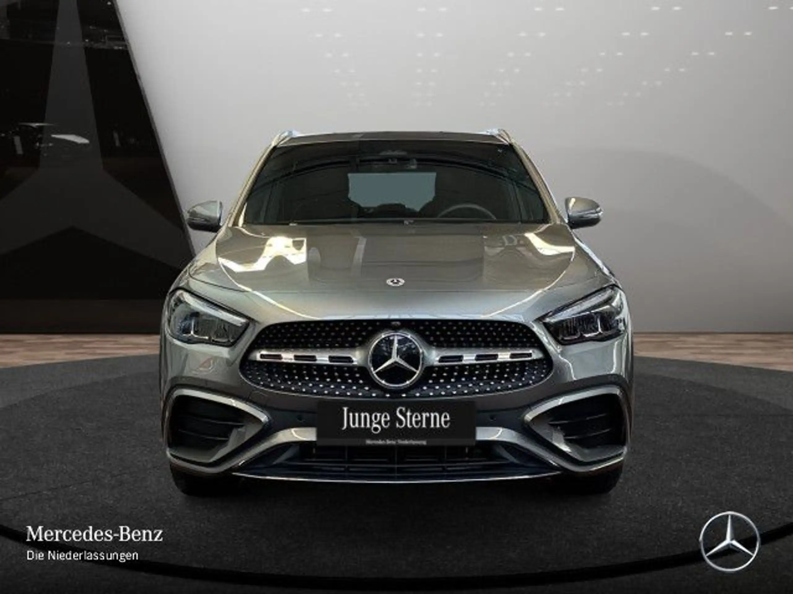 Mercedes-Benz - GLA 250