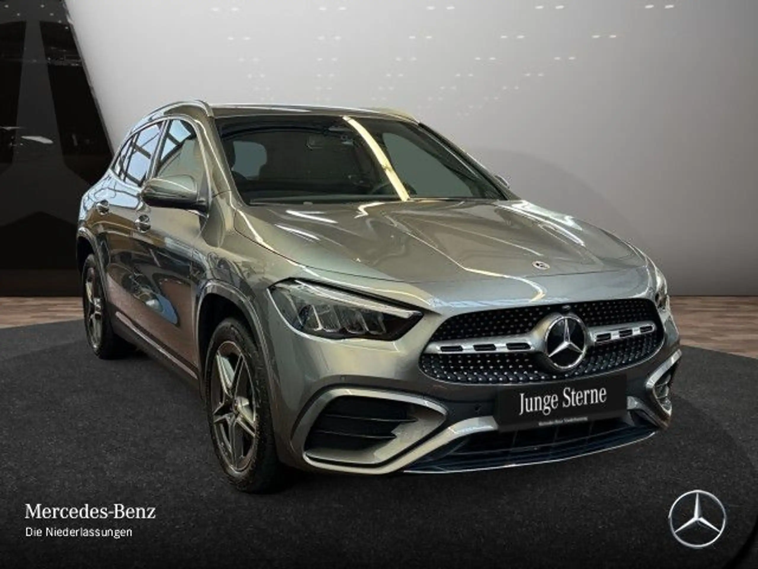 Mercedes-Benz - GLA 250