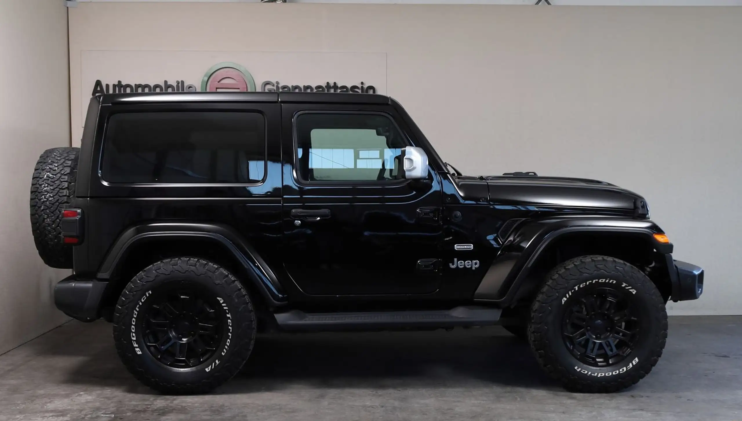 Jeep - Wrangler