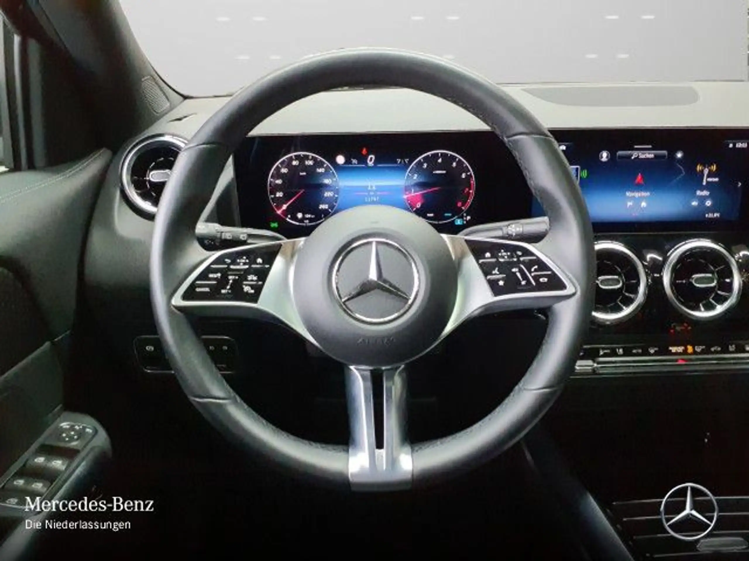 Mercedes-Benz - GLA 200