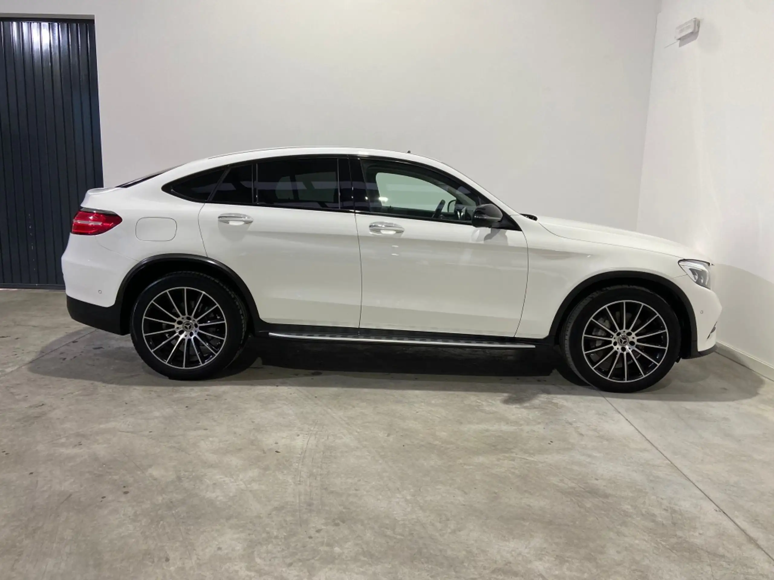 Mercedes-Benz - GLC 350