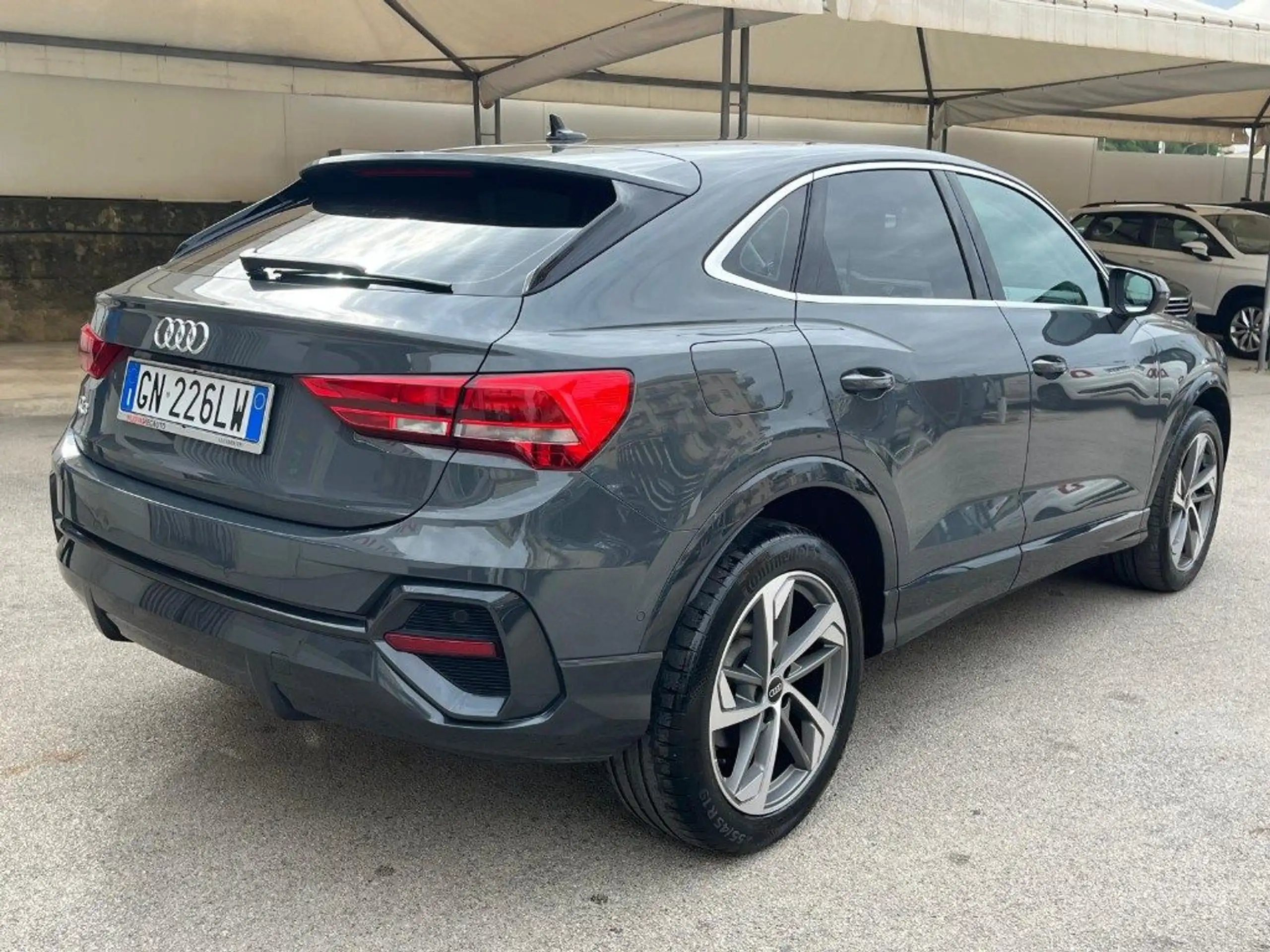 Audi - Q3