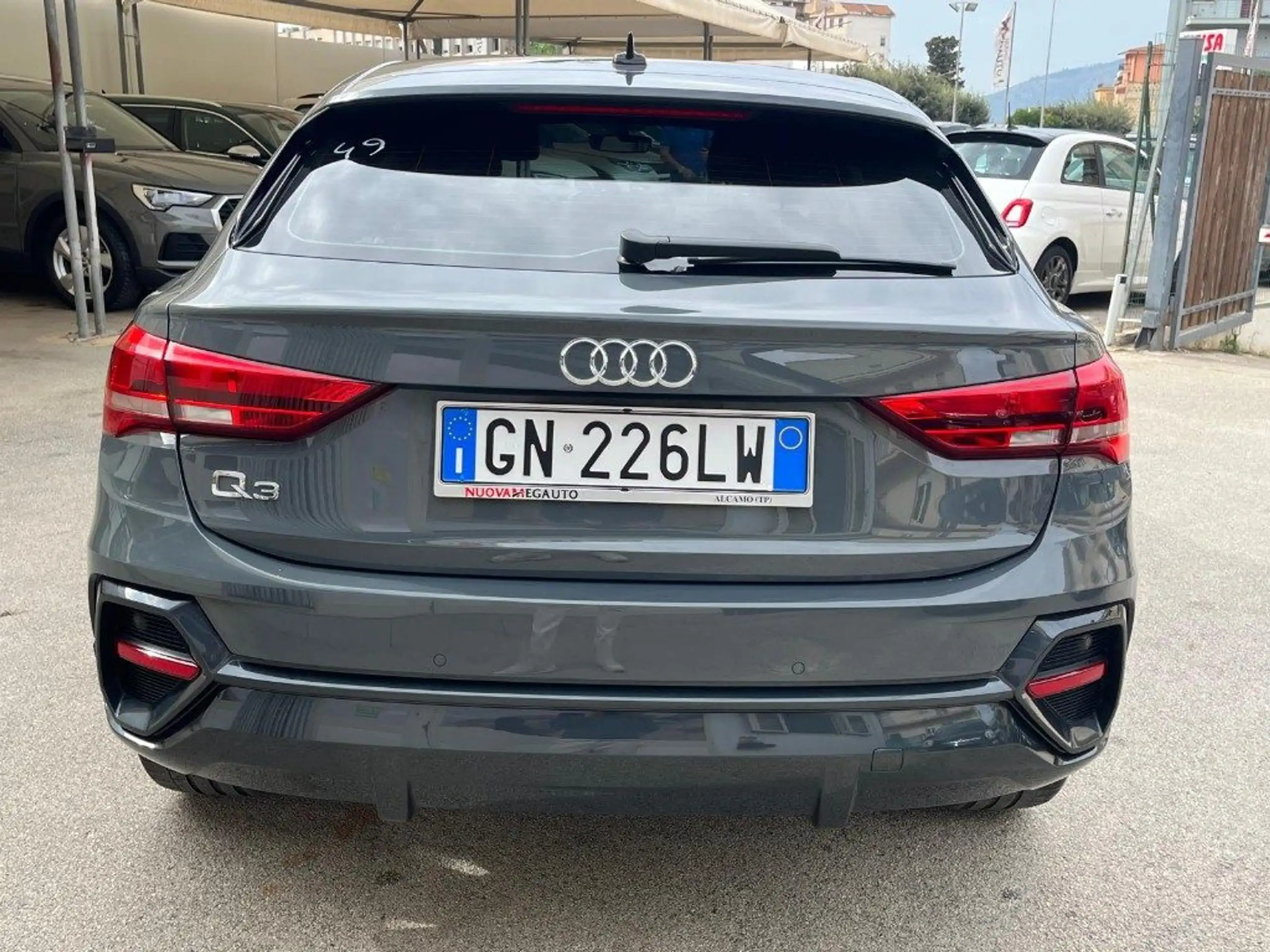 Audi - Q3