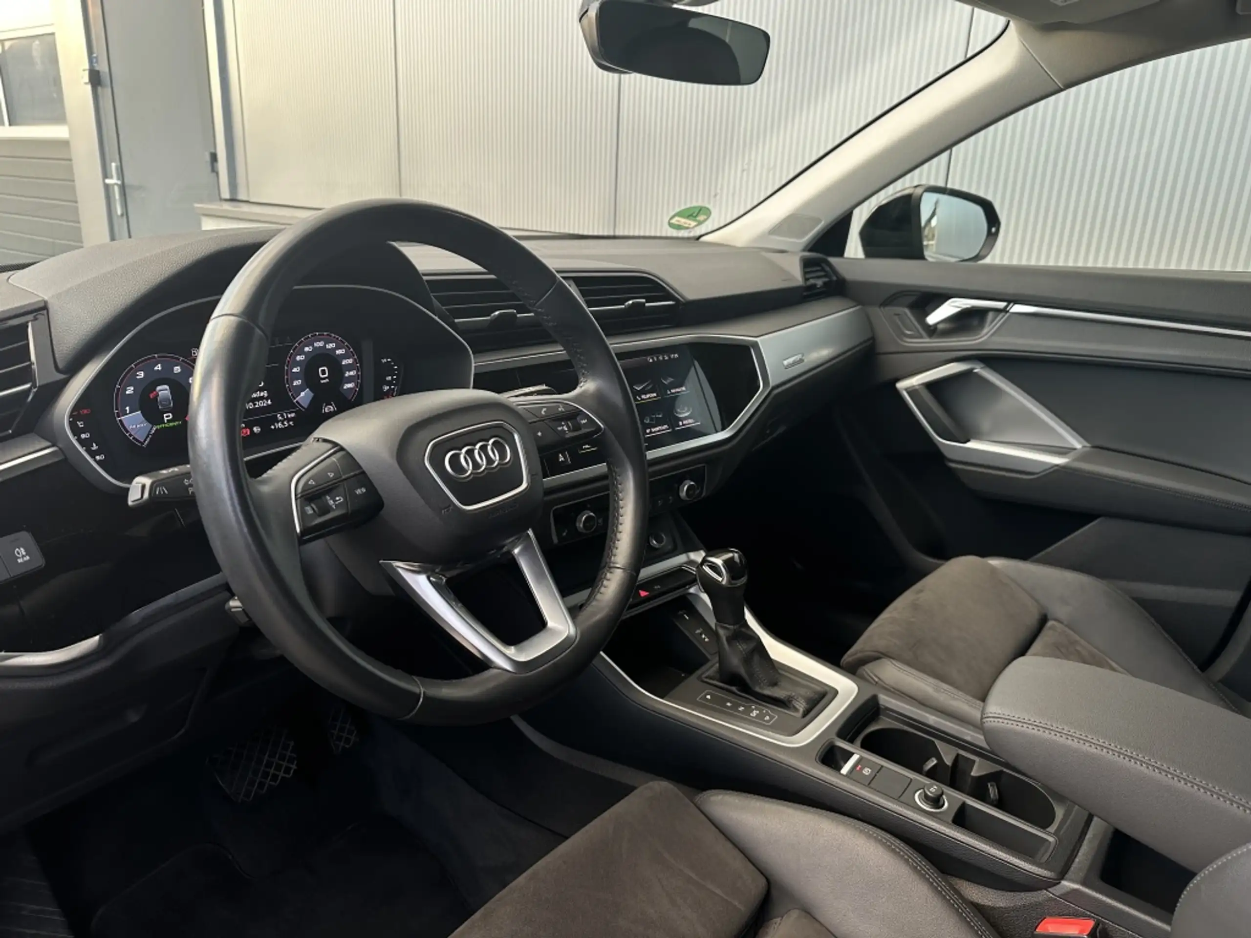 Audi - Q3