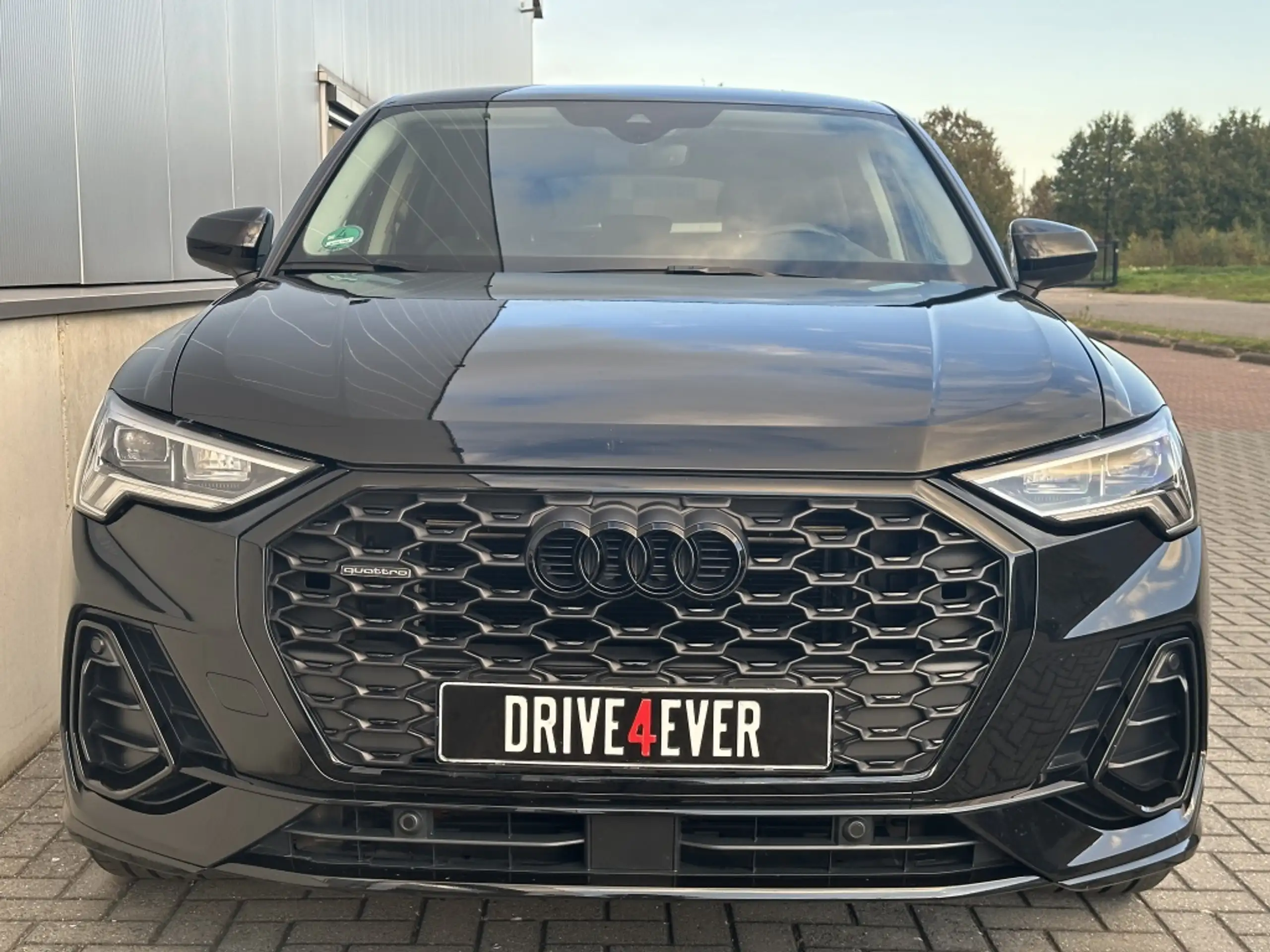 Audi - Q3